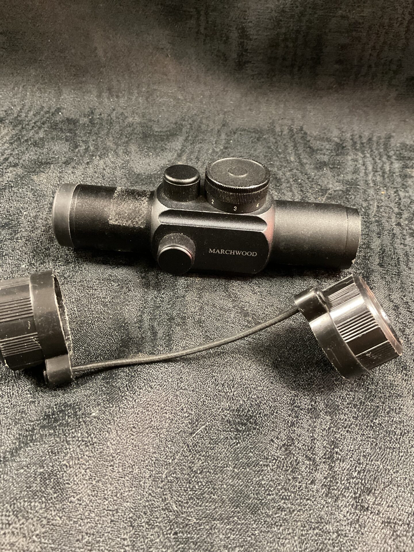 807 March wood red dot gun sight