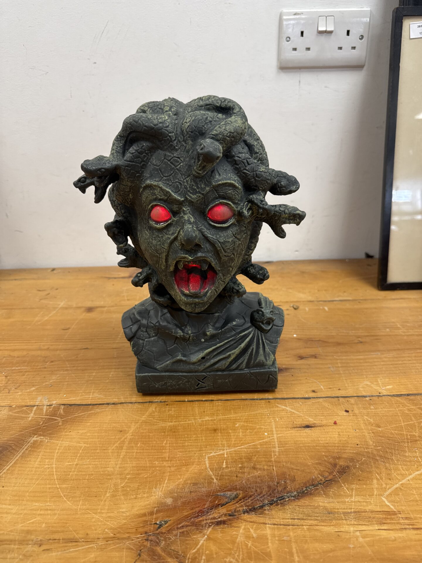 363 Medusa Bust Animatronic Prop