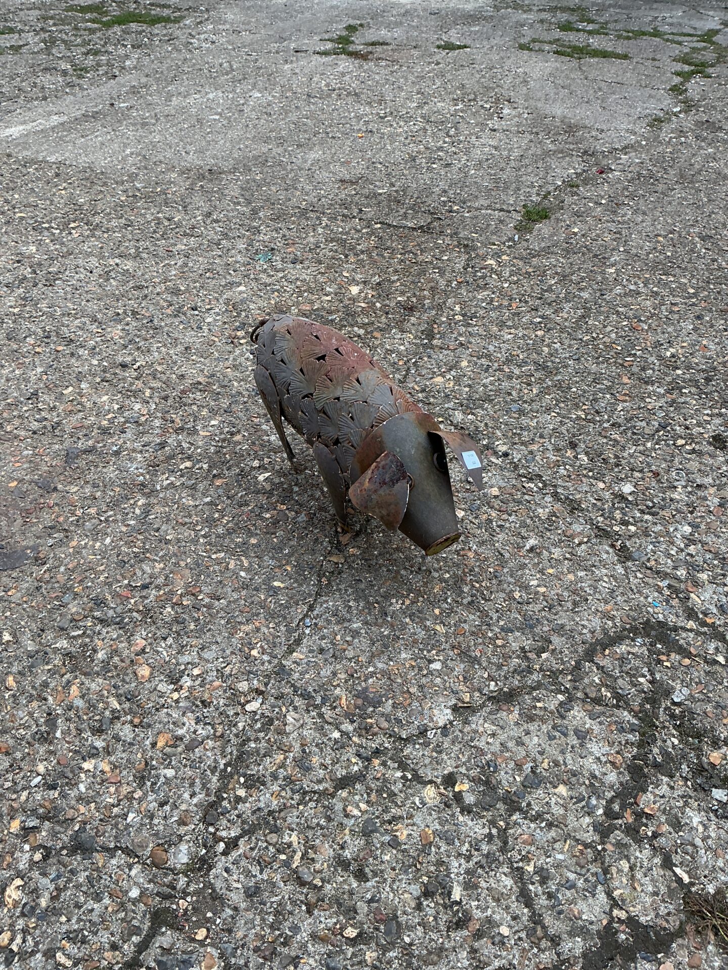 1207 Metal pig ornament