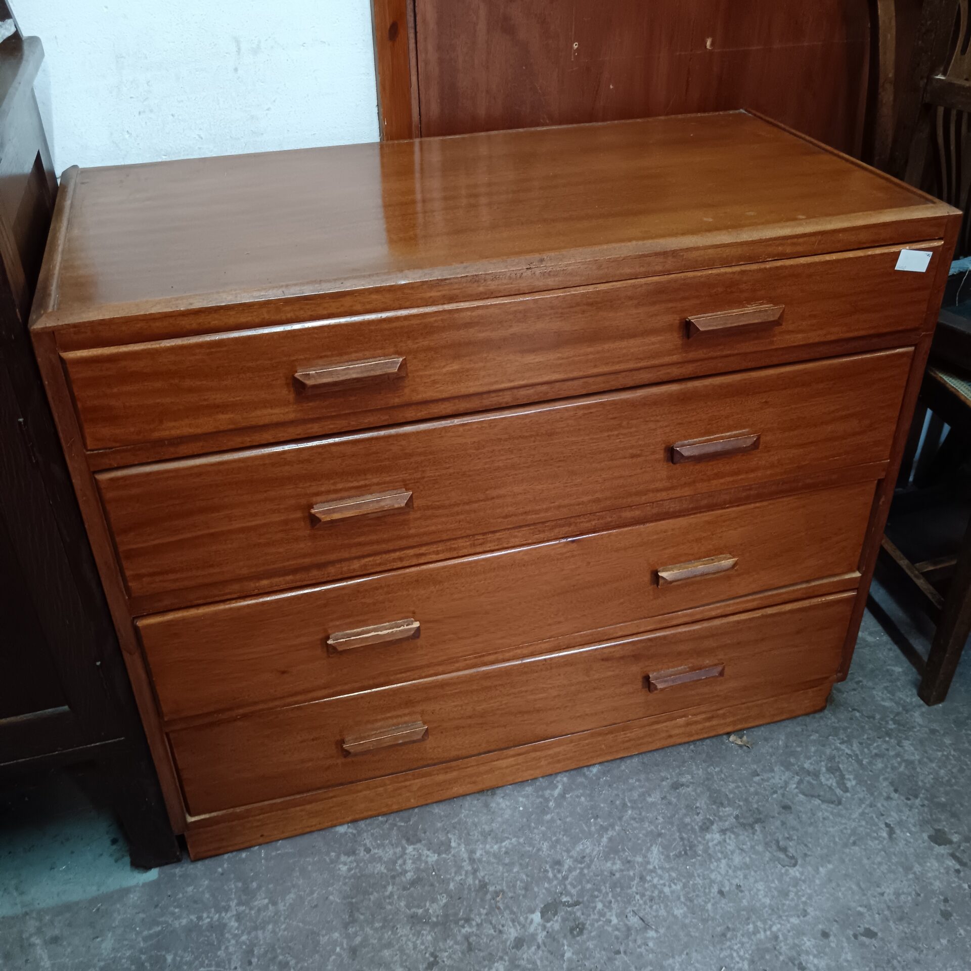 1242 Mid century chest of drawers