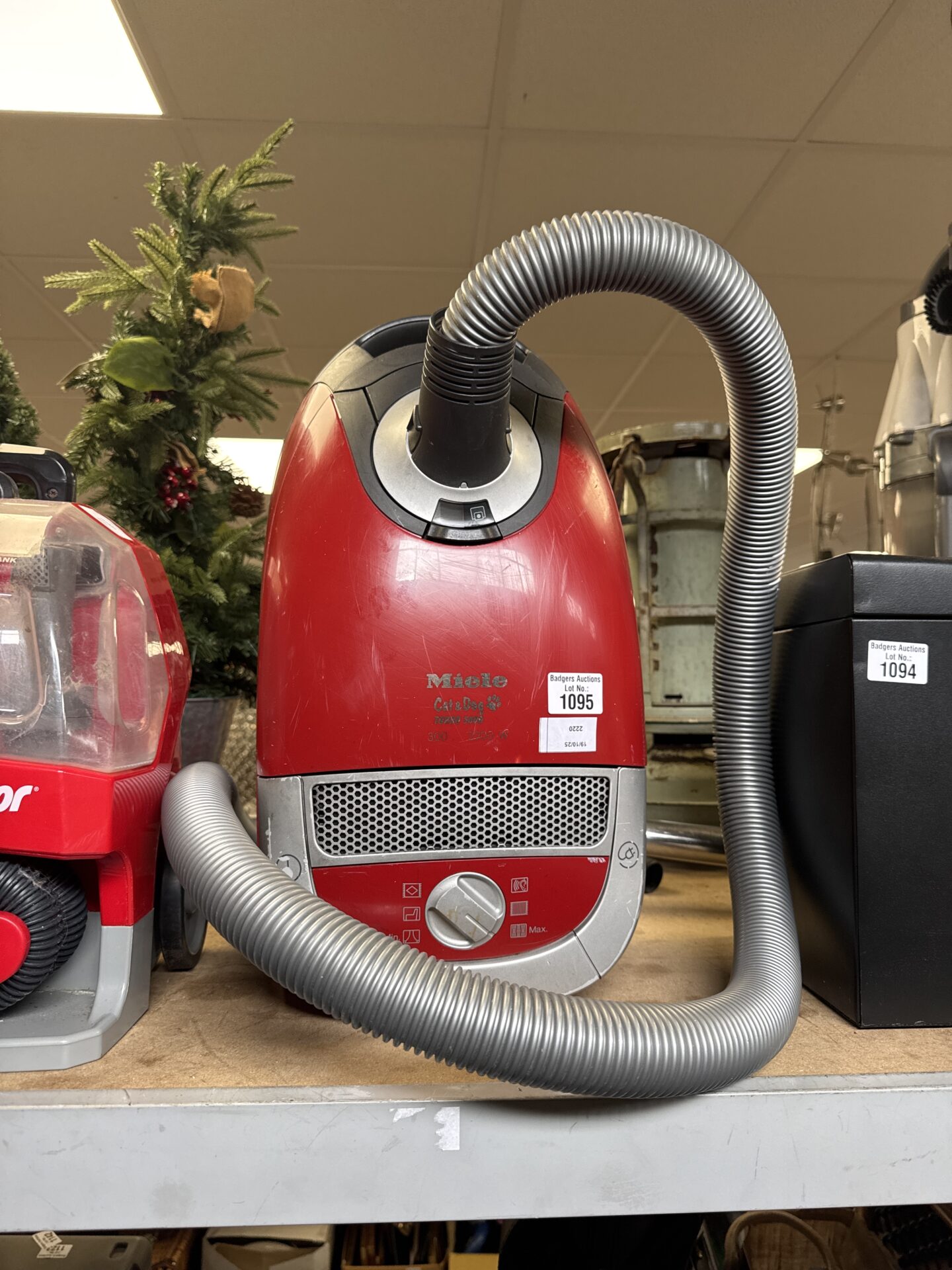 1095 Miele cat & dog turbo 5000 stowaway hoover