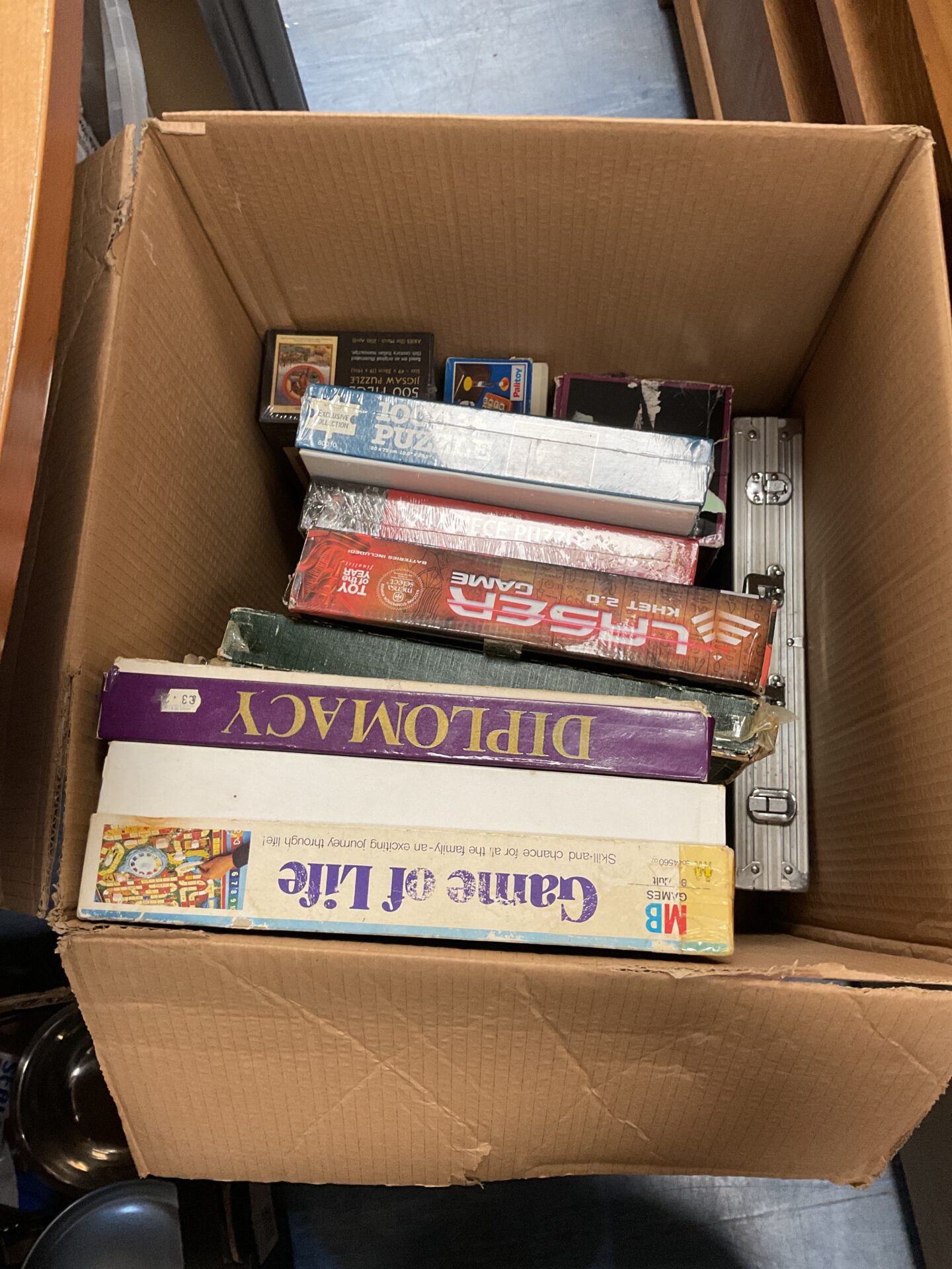 524 Large box of mixed board games inc mb games, palitoy and puzzles