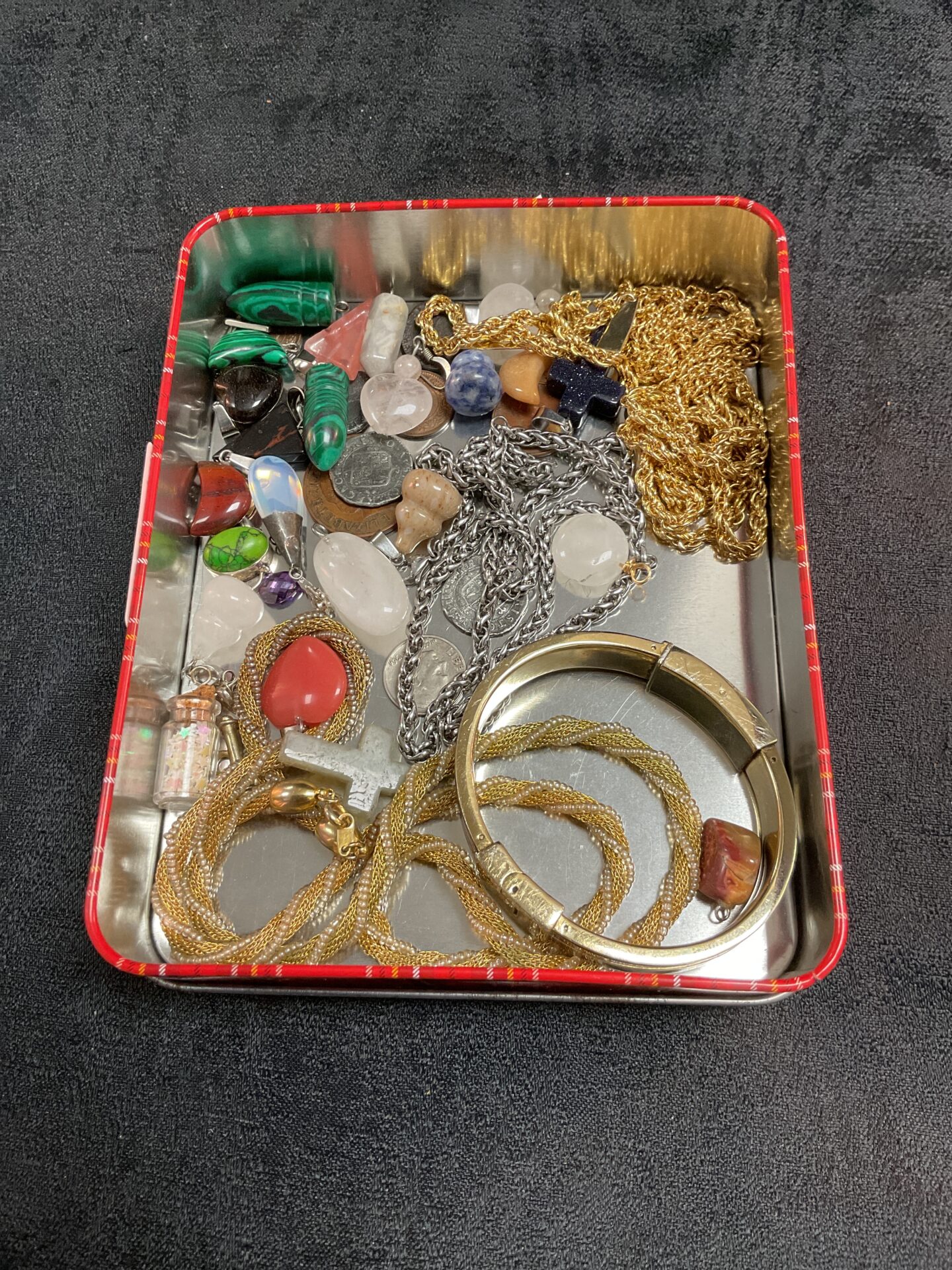 858 Mixed Lot of Vintage and Costume Jewellery of