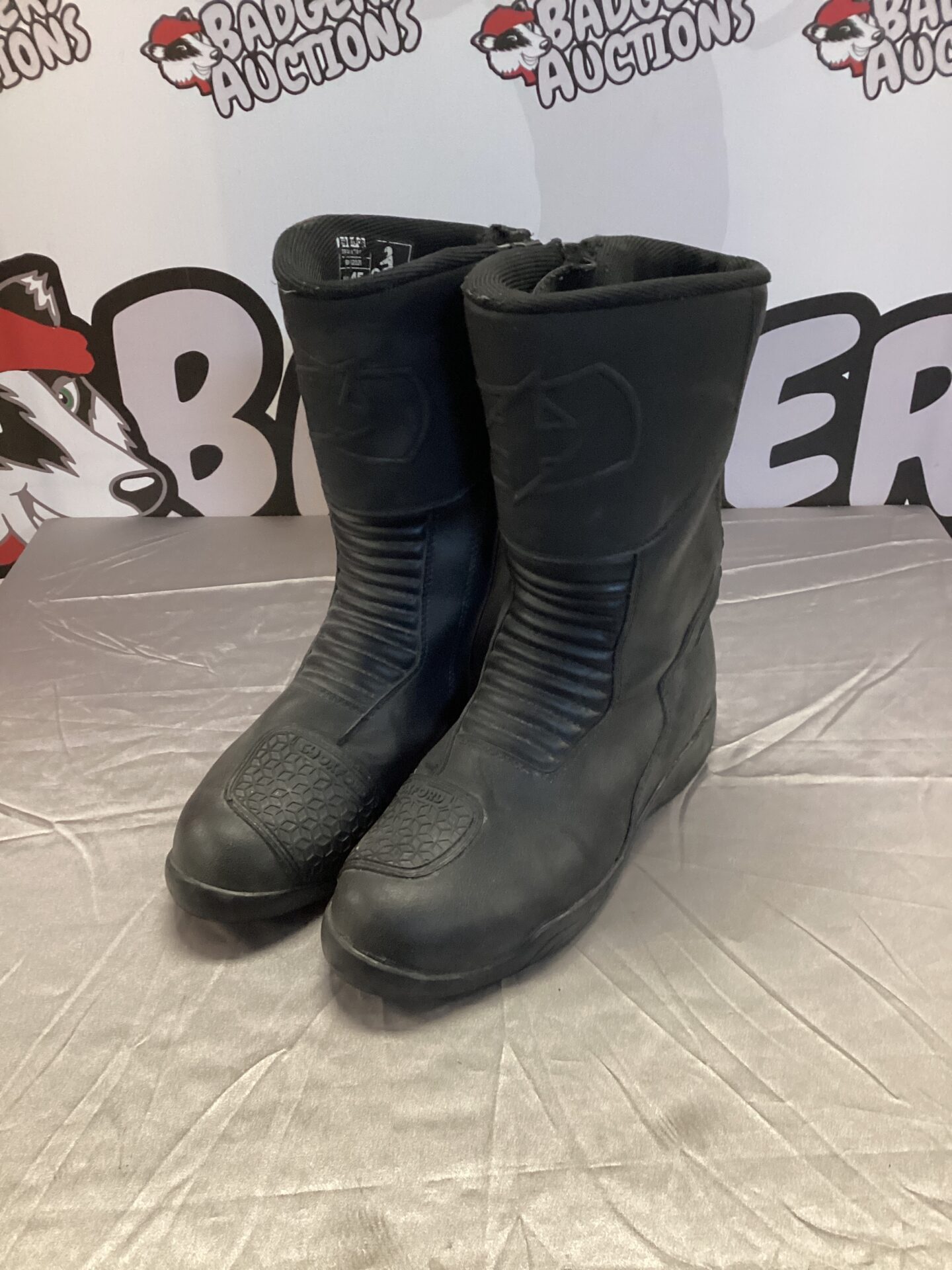 721 Pair of size 11 oxford motorcycle boots