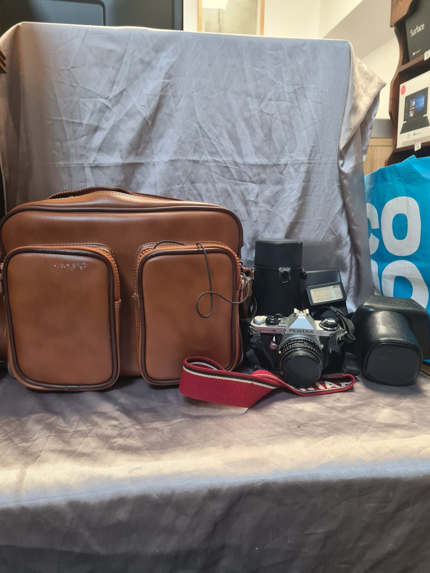 209 Pentax ME Super With Lense, Flash And Case
