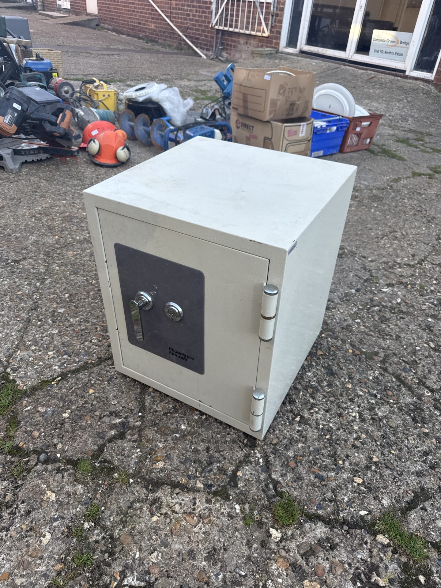 1189 Phoenix 500 Fire Safe with keys