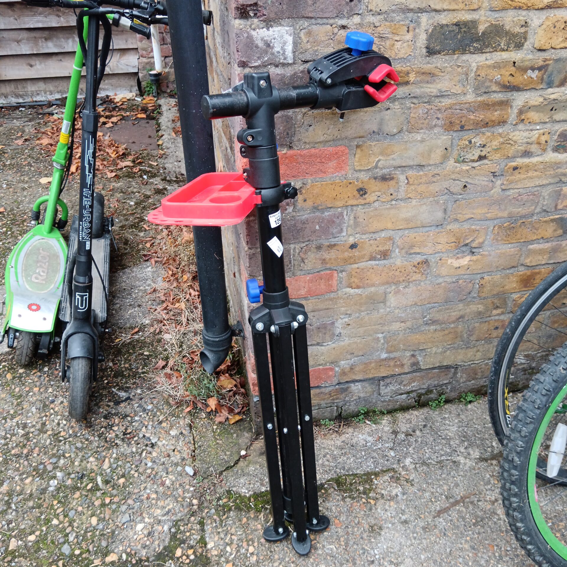1293 Bike maintenance work stand
