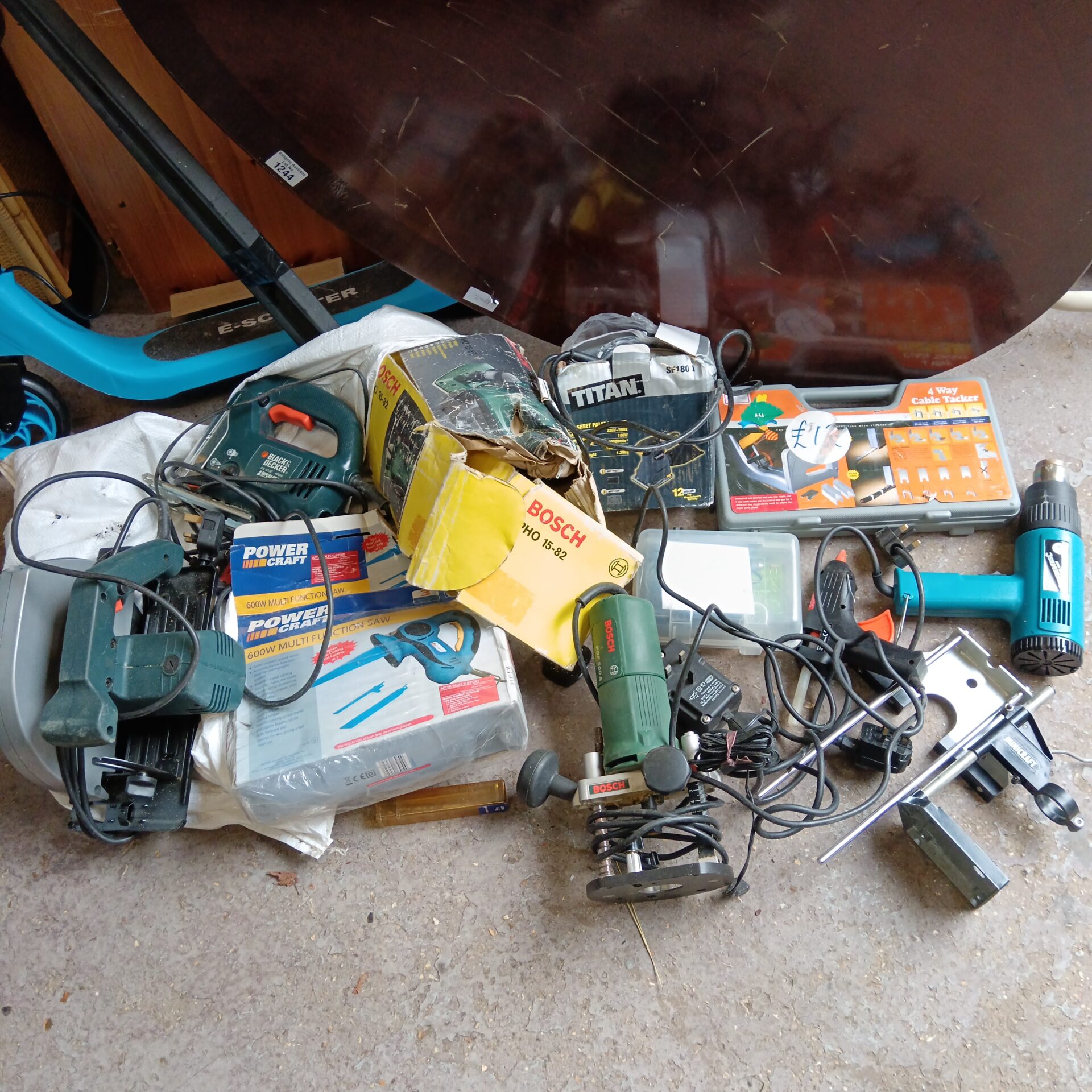 1277 Large lot of power tools including Bosch router, planer & power craft electric saw