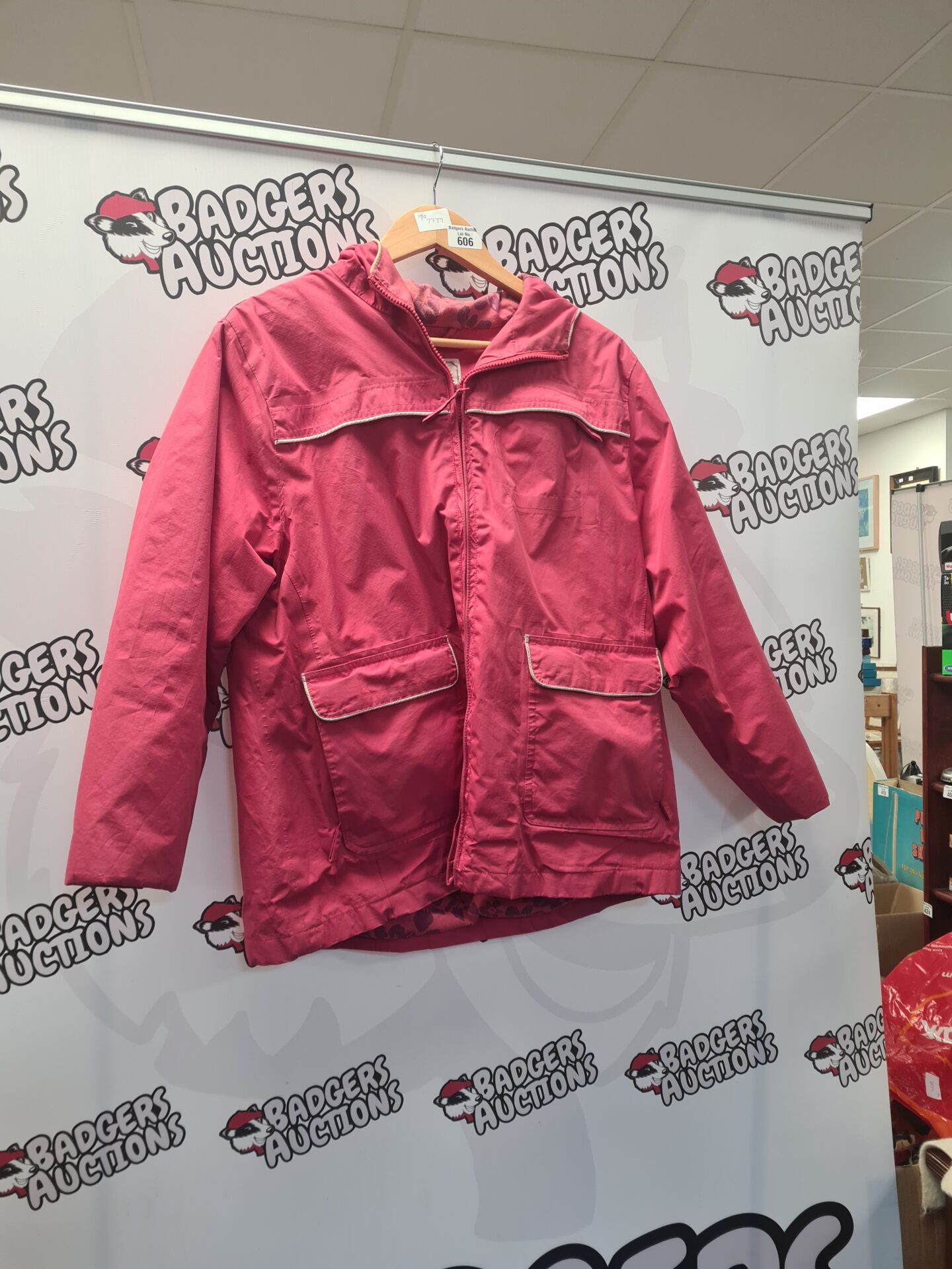 570 Regatta waterproof ladies jacket size xl