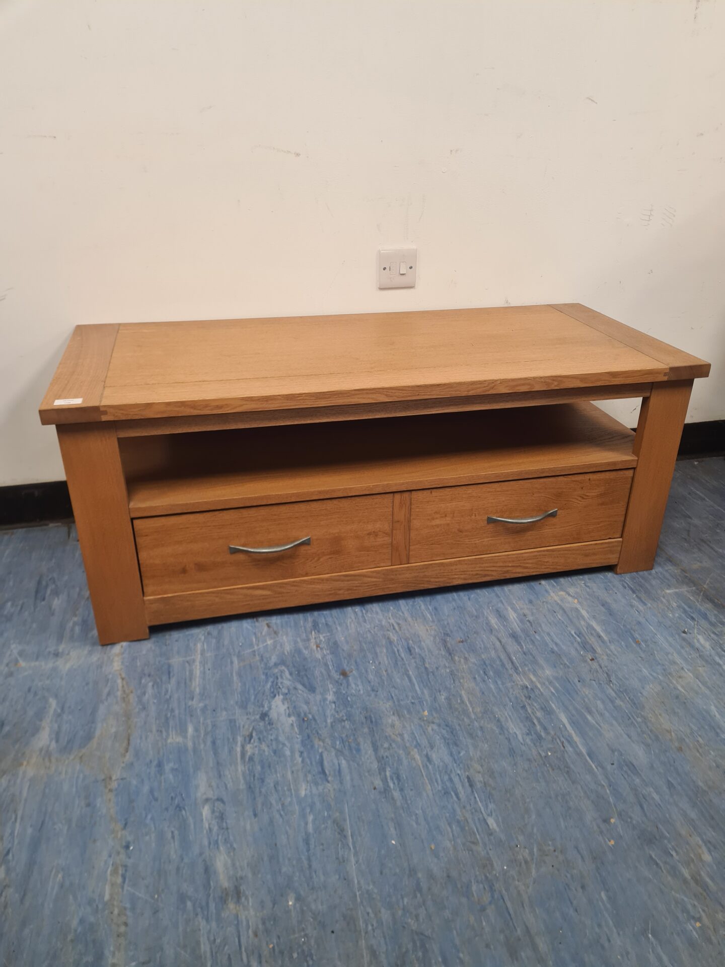 647 solid oak coffee table with drawers