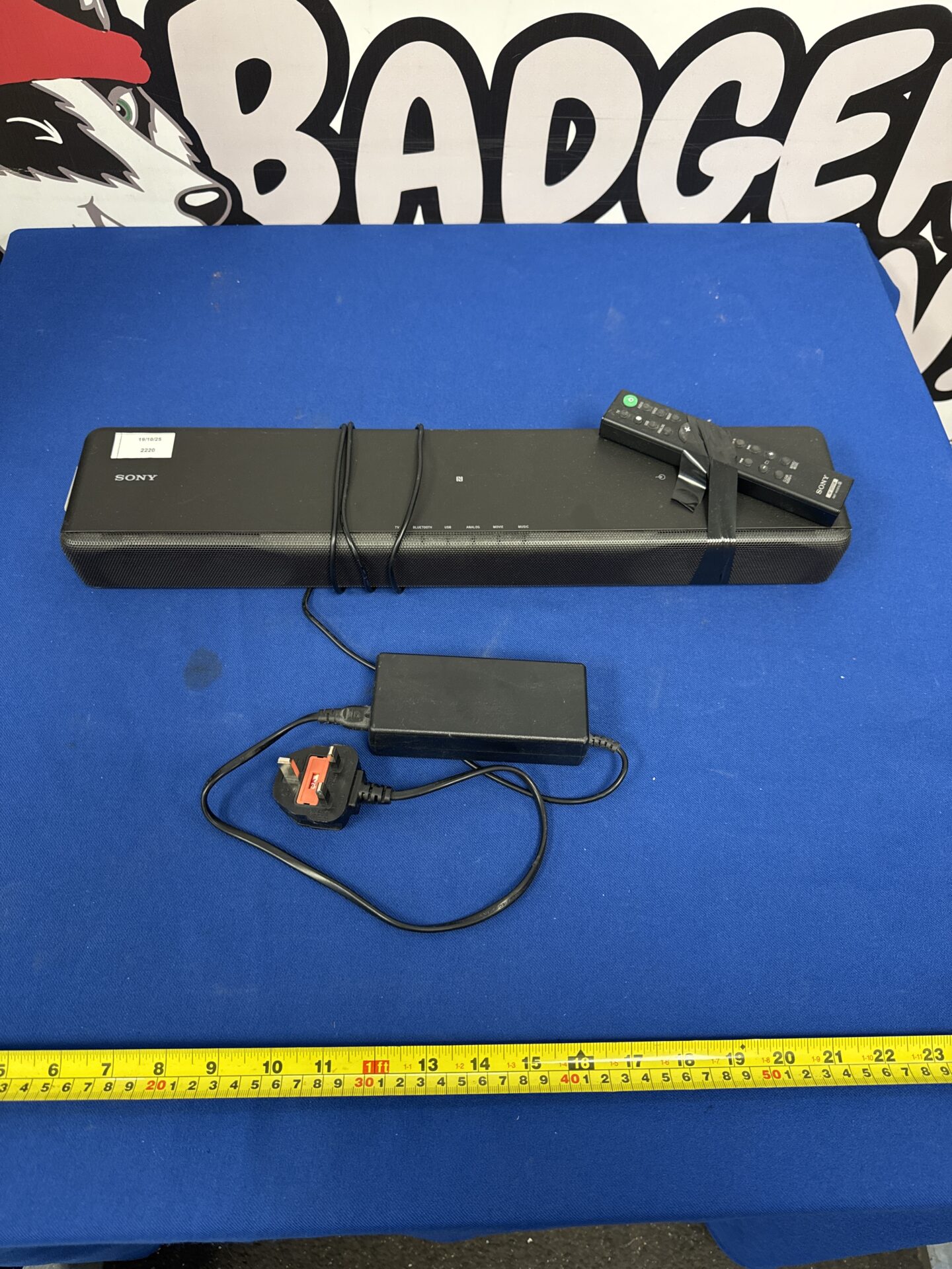 1083 Sony soundbar with remote & power pack