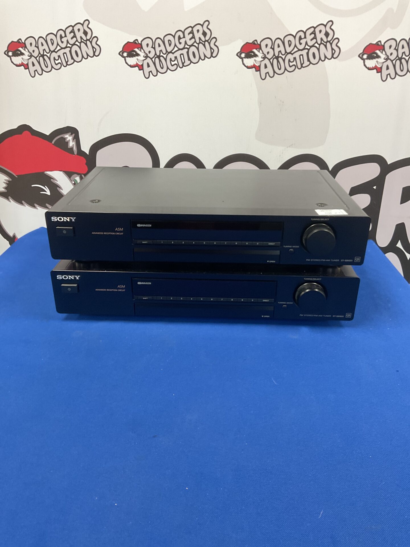 173 Two Sony ST-SB920 FM stereo/FM-AM tuners