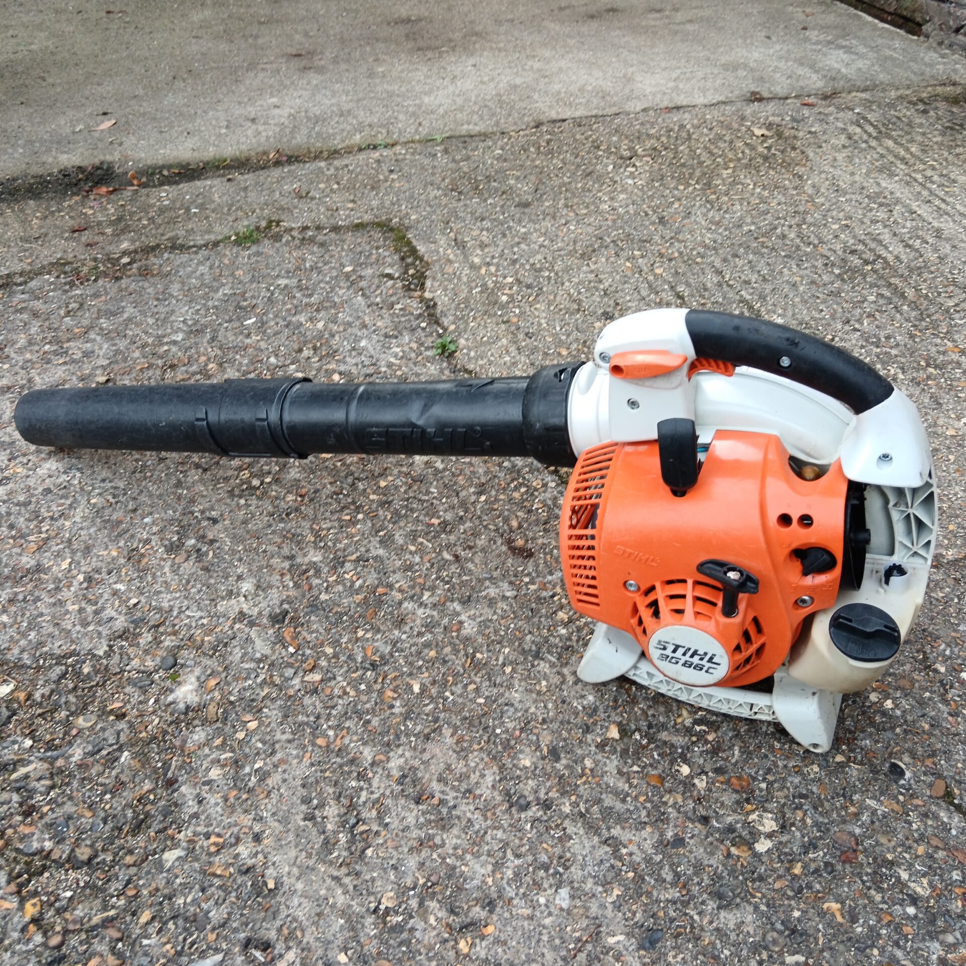 1236 Stihl bg86c petrol blower