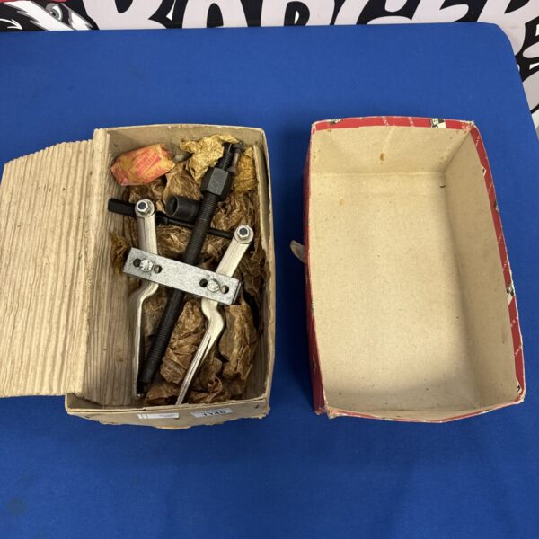 Vintage Sykes Pickavant valve puller tool in original box.