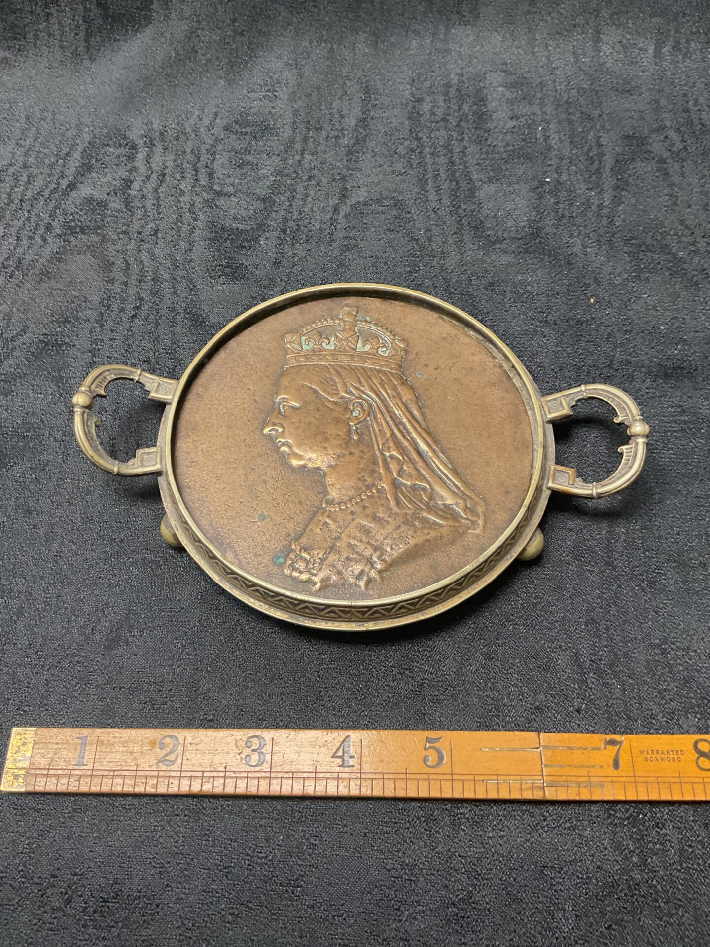 926 Queen Victoria Diamond Jubilee Bronze Plaque Mounted in Brass Trivet