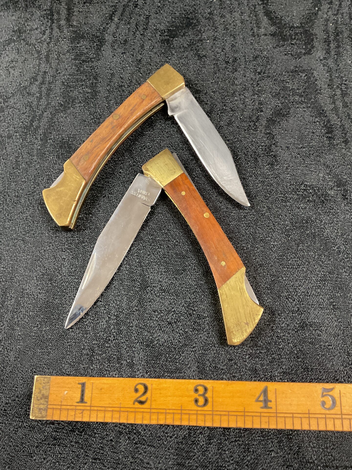 882 Two Pocket Knives