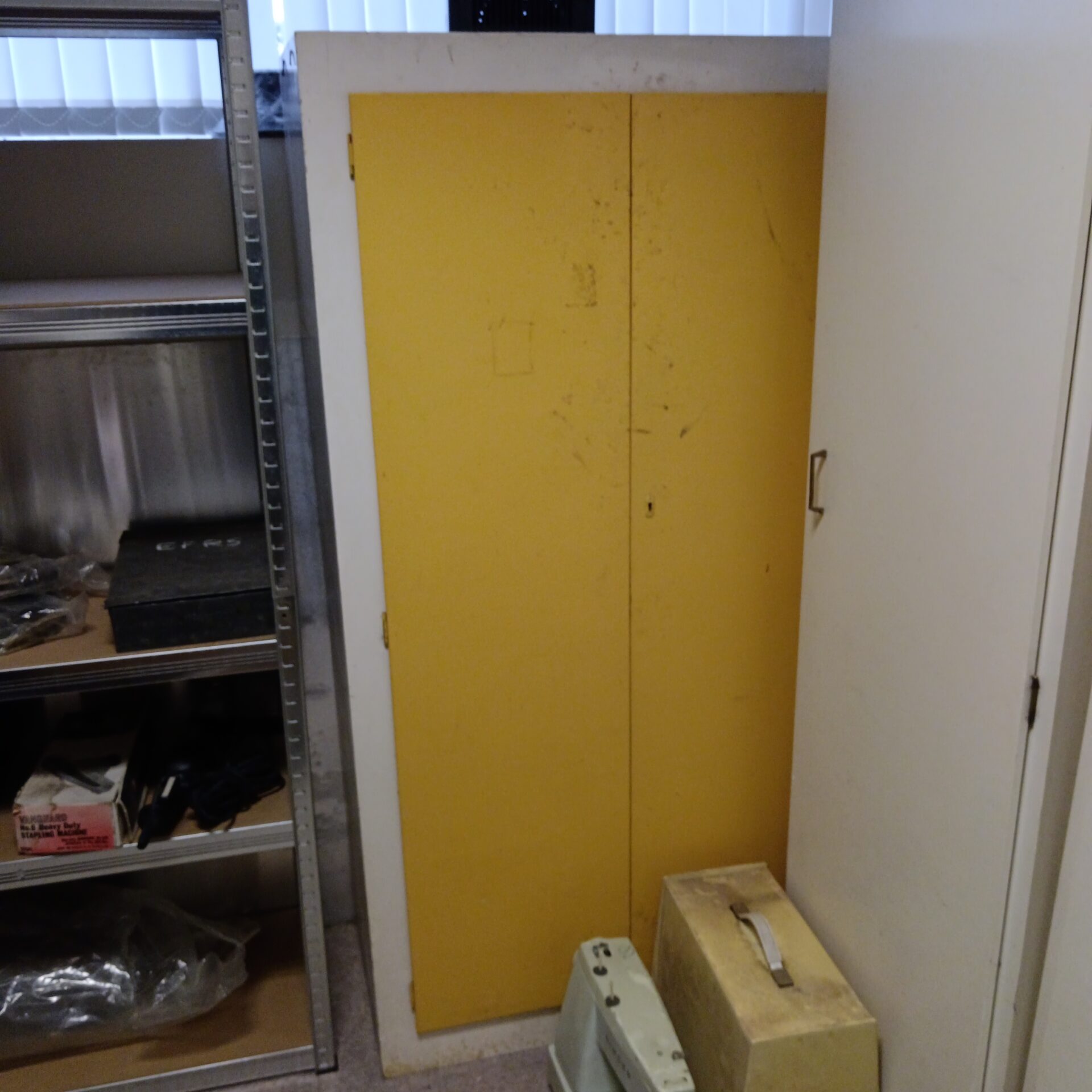 1399 1950s wooden cabinet