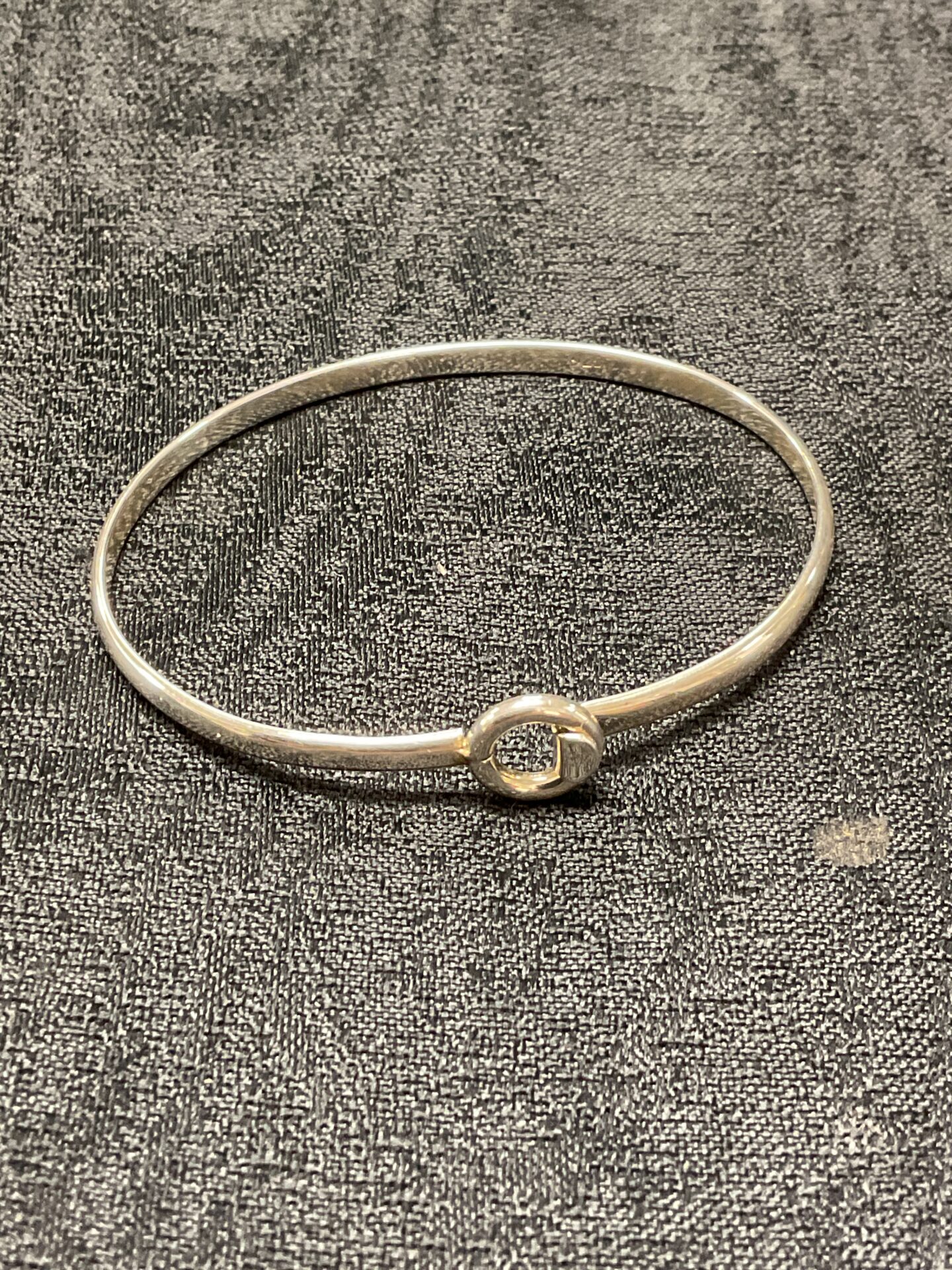 906 925 Silver Bracelet with O clasp 10.4g