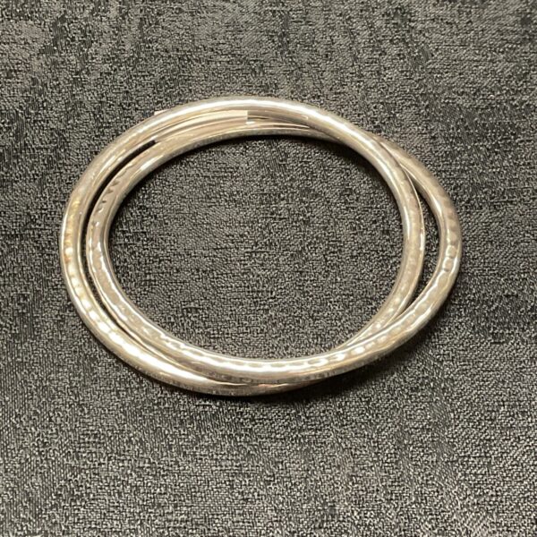Delicate 925 silver linked bracelet, classic fashion jewellery.