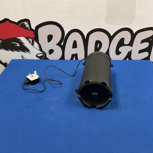 Akai A58023 Bluetooth speaker, portable wireless audio system.