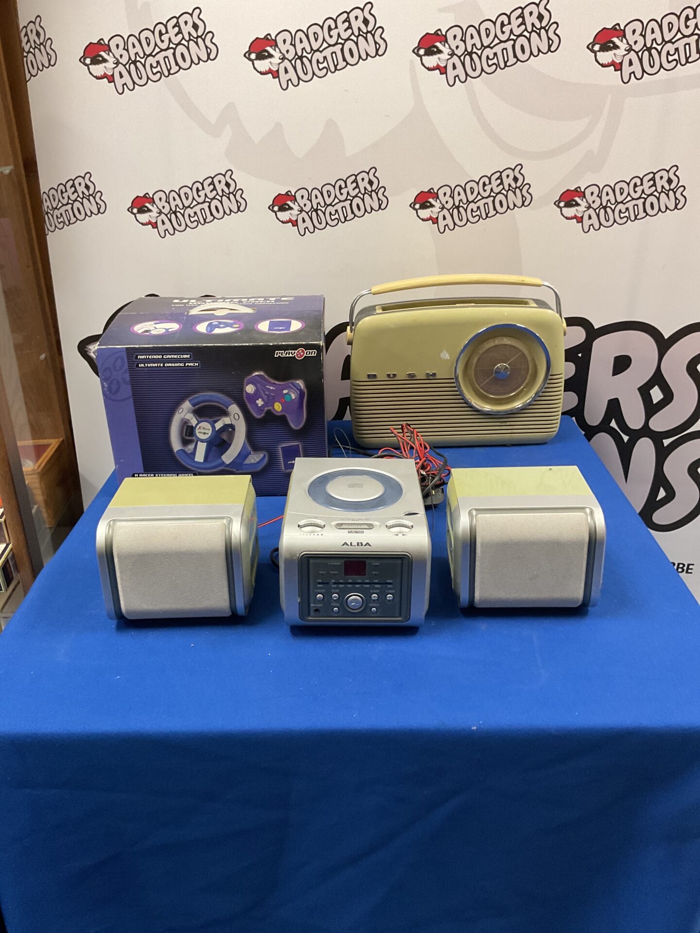 289 Alba CD player and speakers, with Bush radio, and Play On ultimate driving pack for use with nintendo game cube