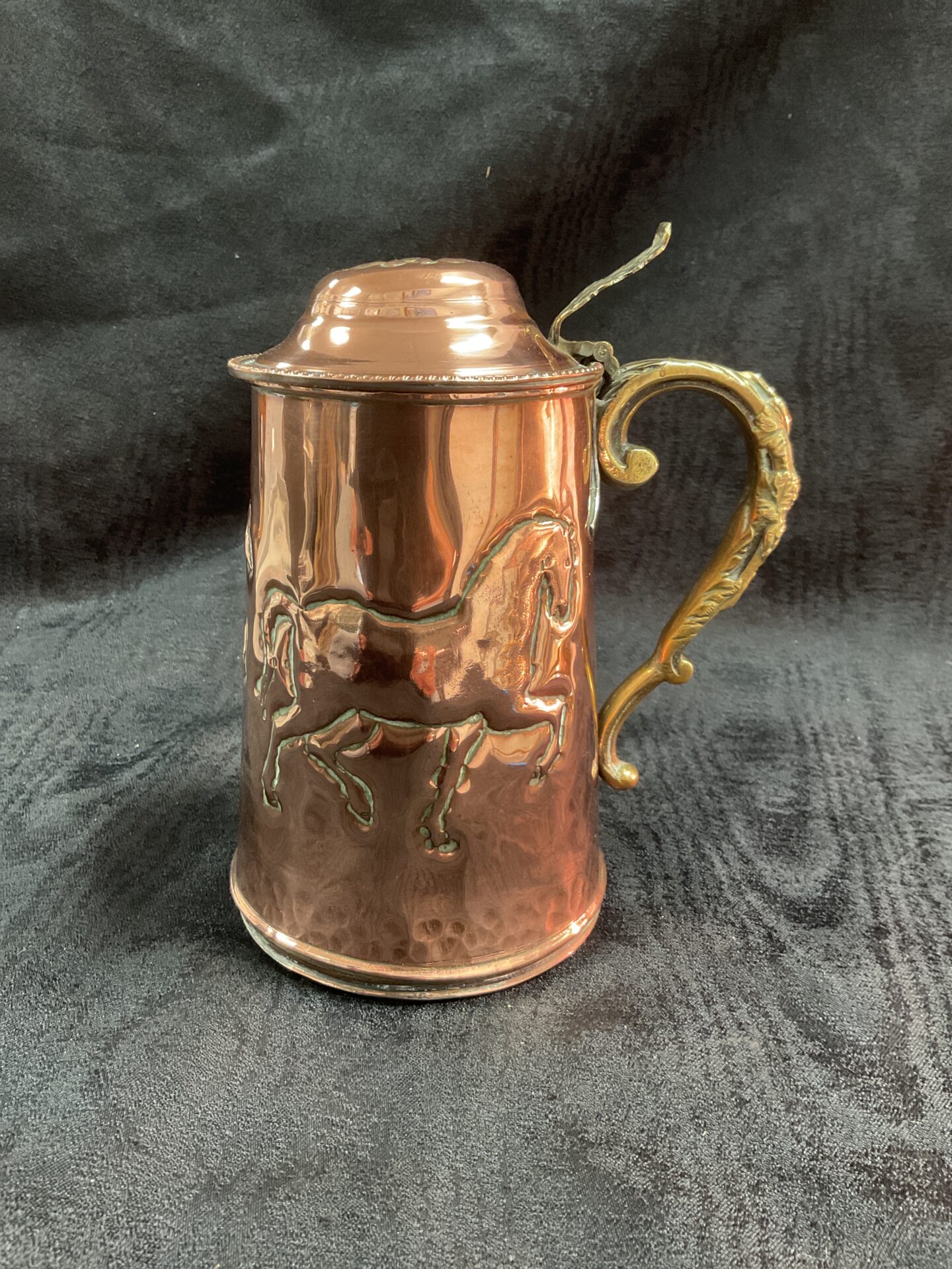 1017 antique copper Horse decorated lidded Tankard