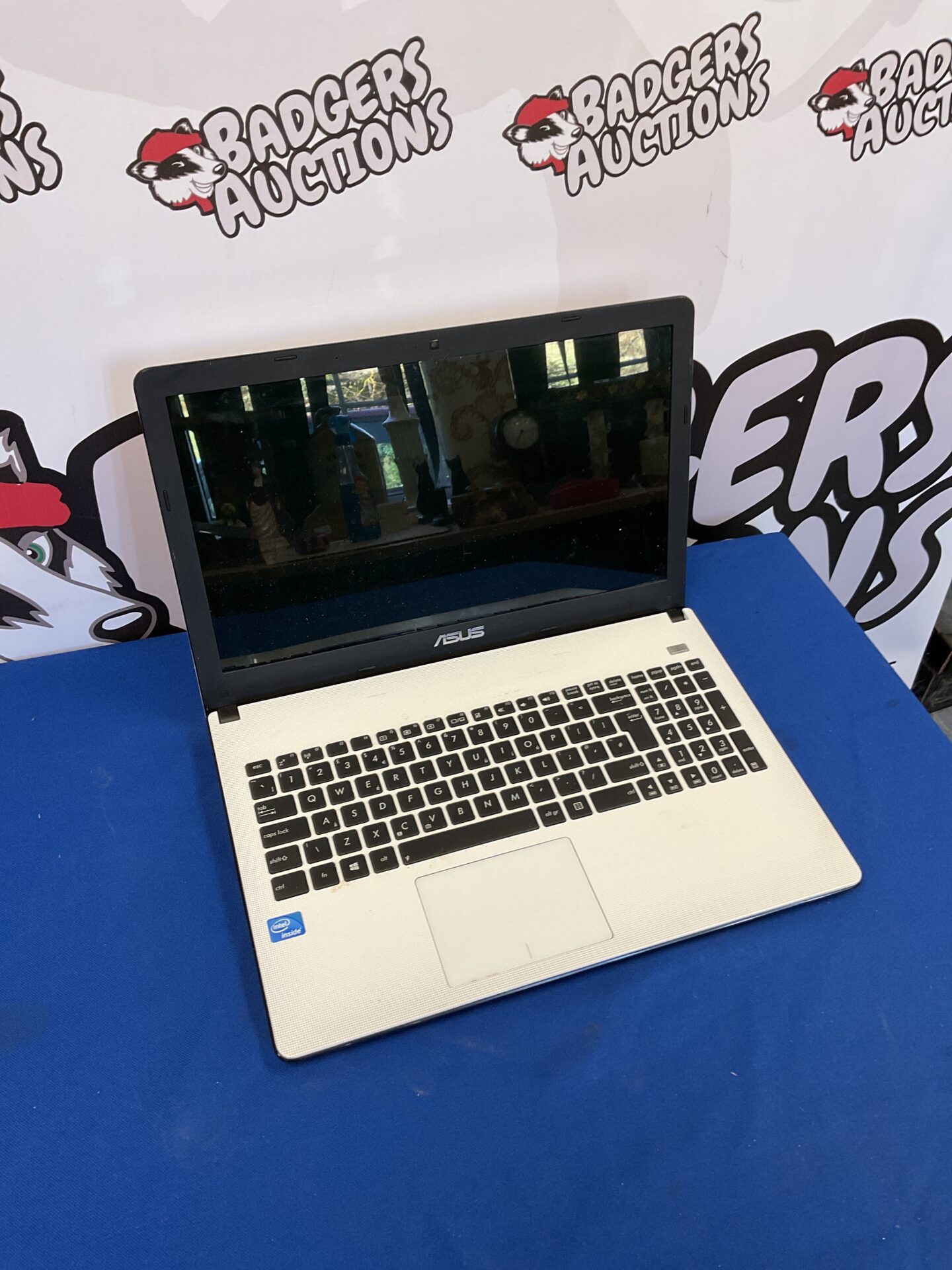 137 Asus X501A intel core laptop