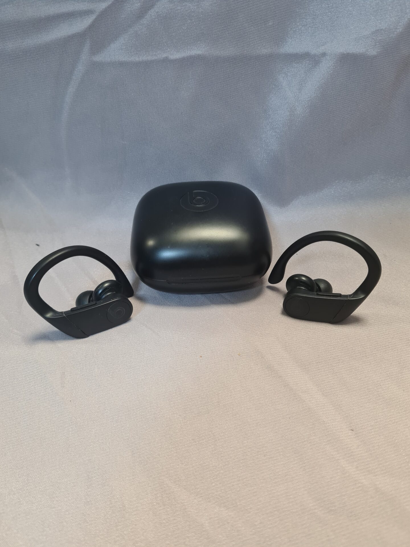 219 Beats Powerbeats Pro Wireless Headphones A2048