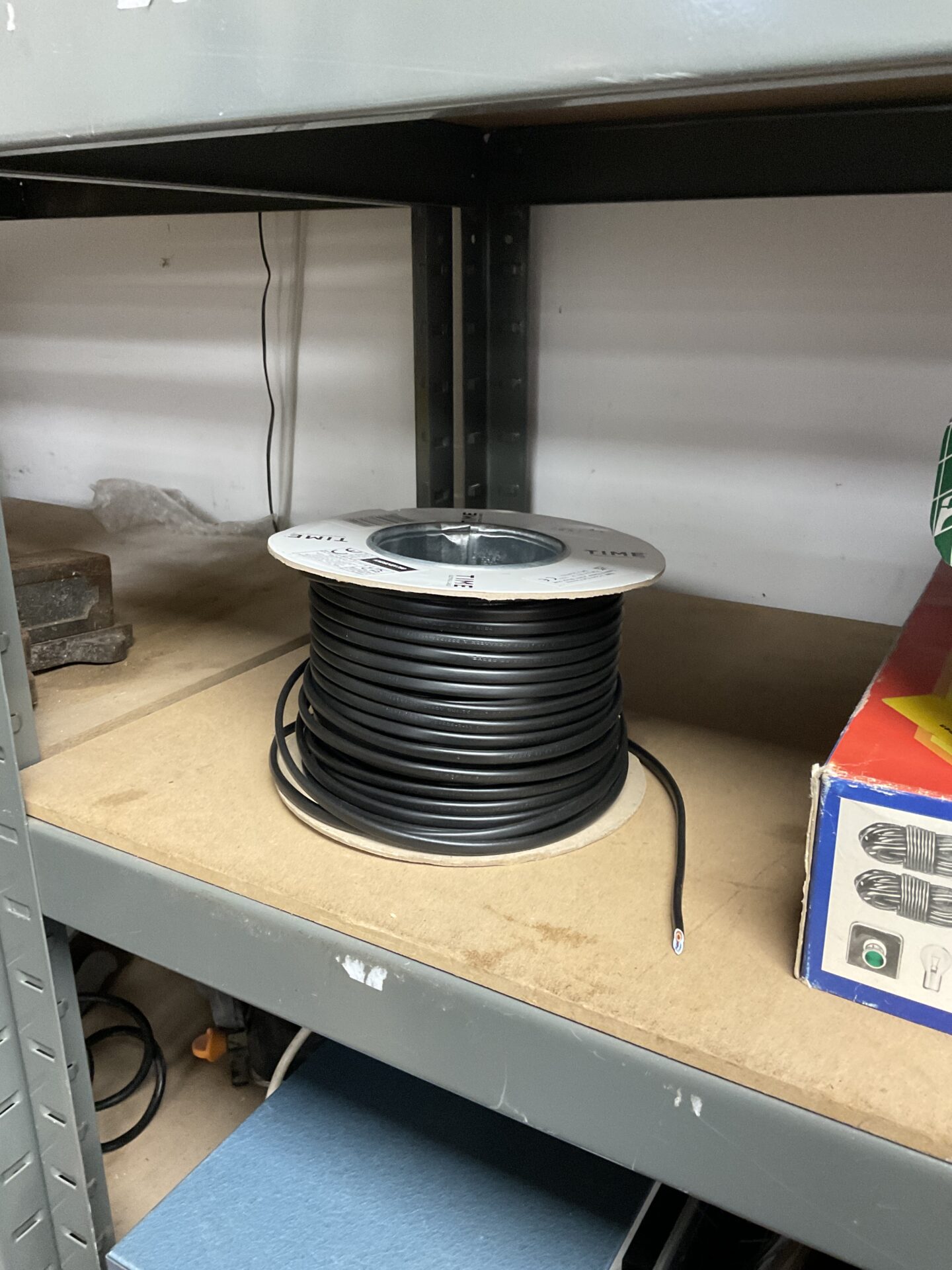 1115 Part used reel of flat 2 core electrical cable