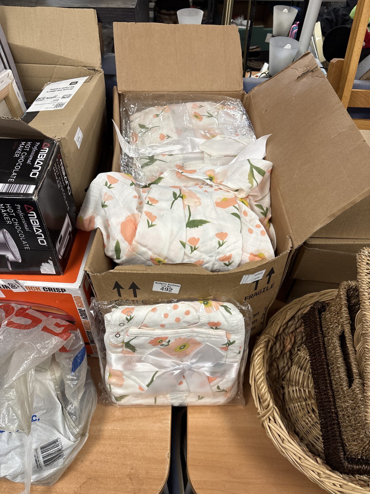 492 Quantity of floral patterned shawls
