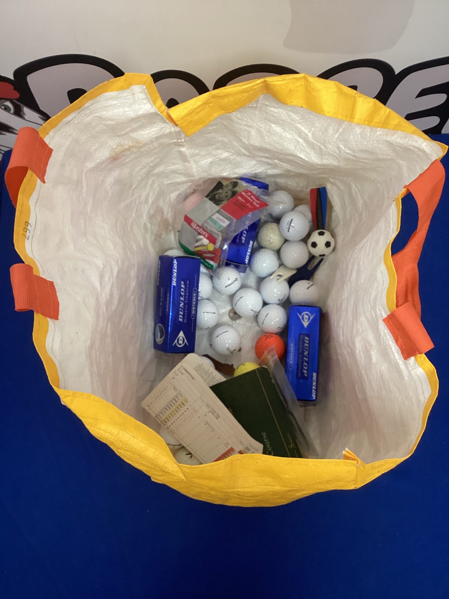 750 Bag of mixed golf balls, teas & scorecard