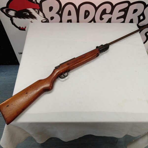 Vintage Haenel Model III air rifle in good condition.