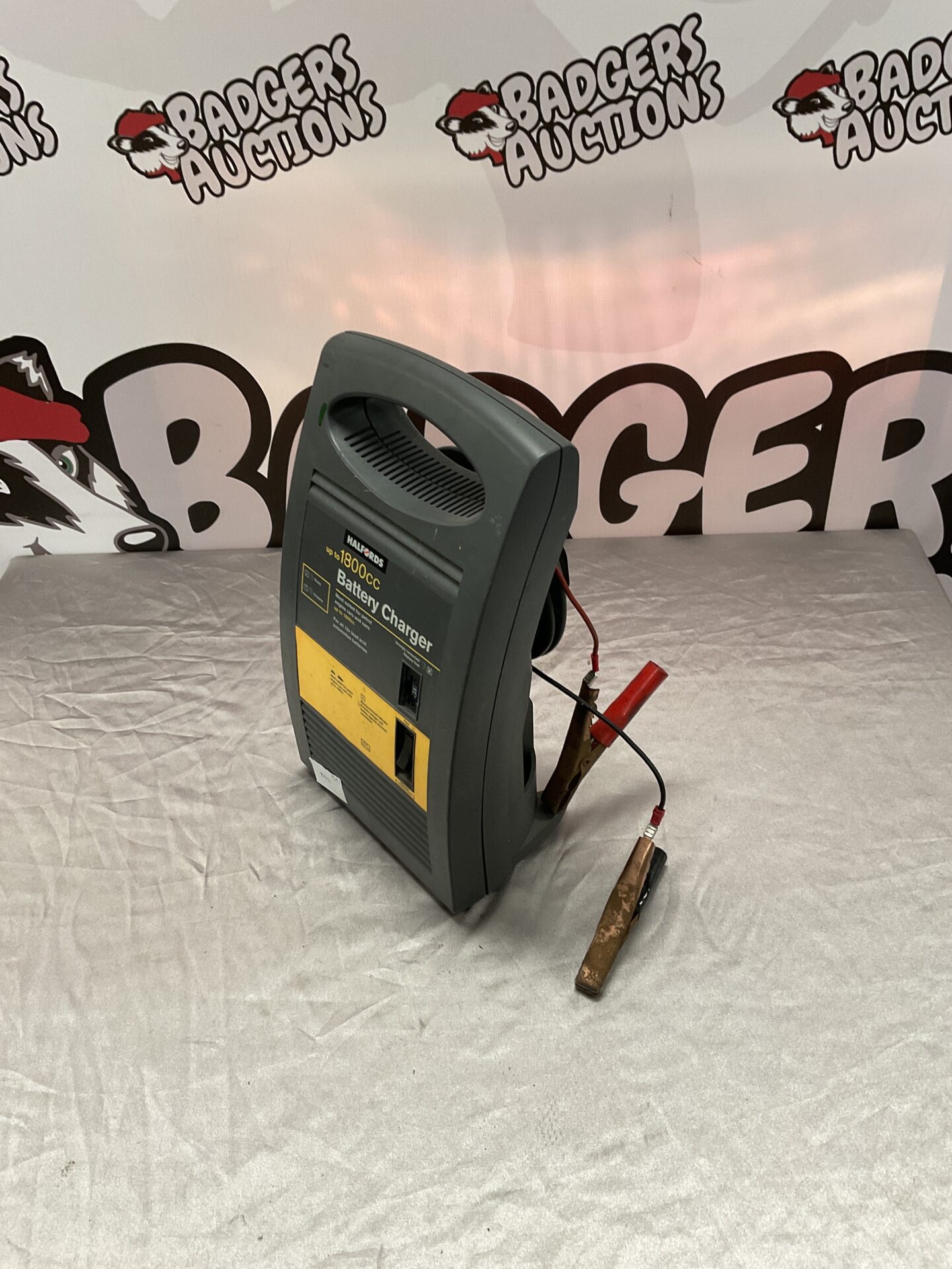 1155 Halfords 12v car battery charger – working