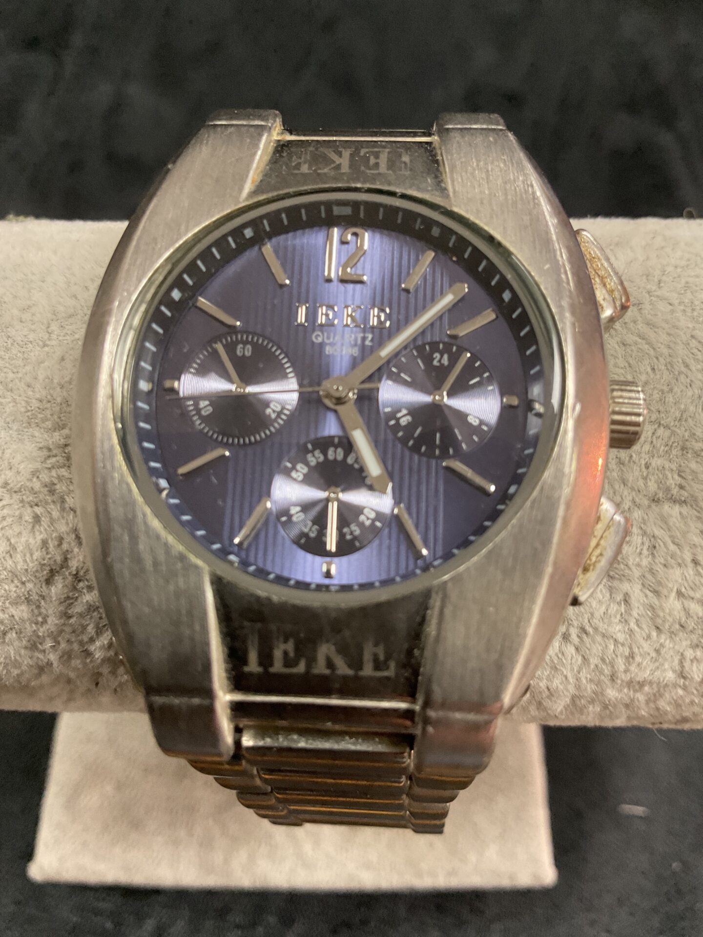 895 Ieke quartz gents wristwatch working