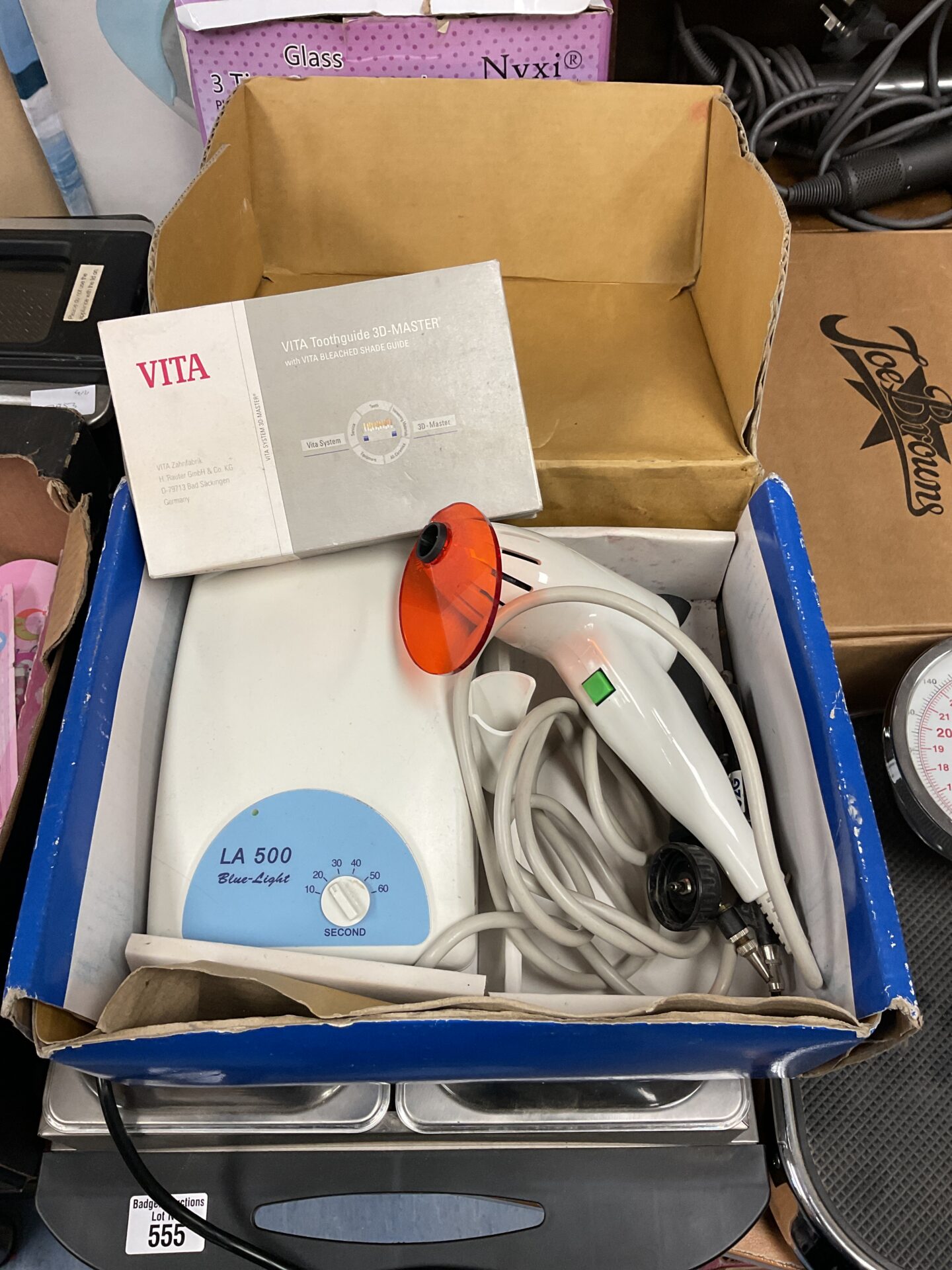 563 La 500 teeth whitening blue light kit