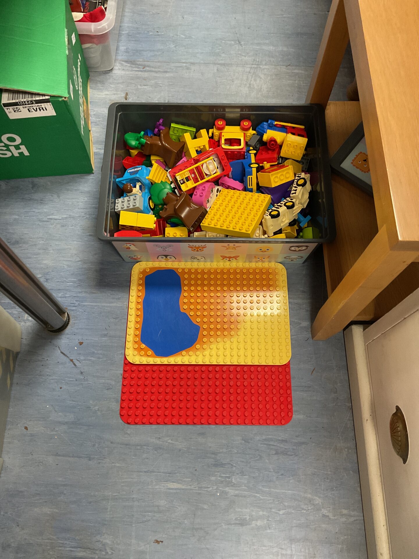 498 Box full of mixed lego duplo