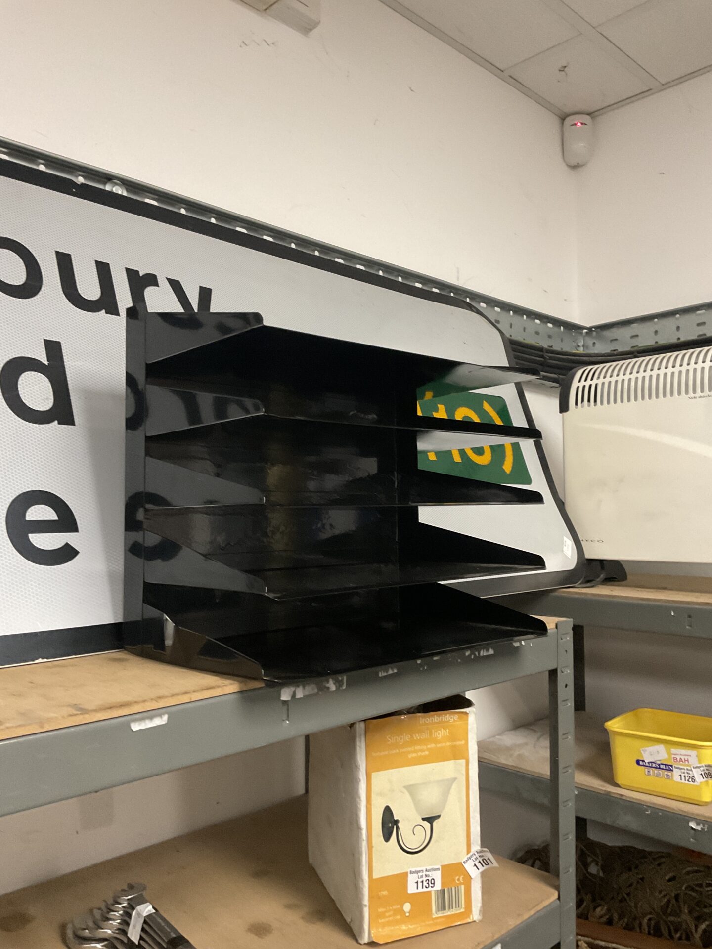 1100 Metal paperwork filing tray
