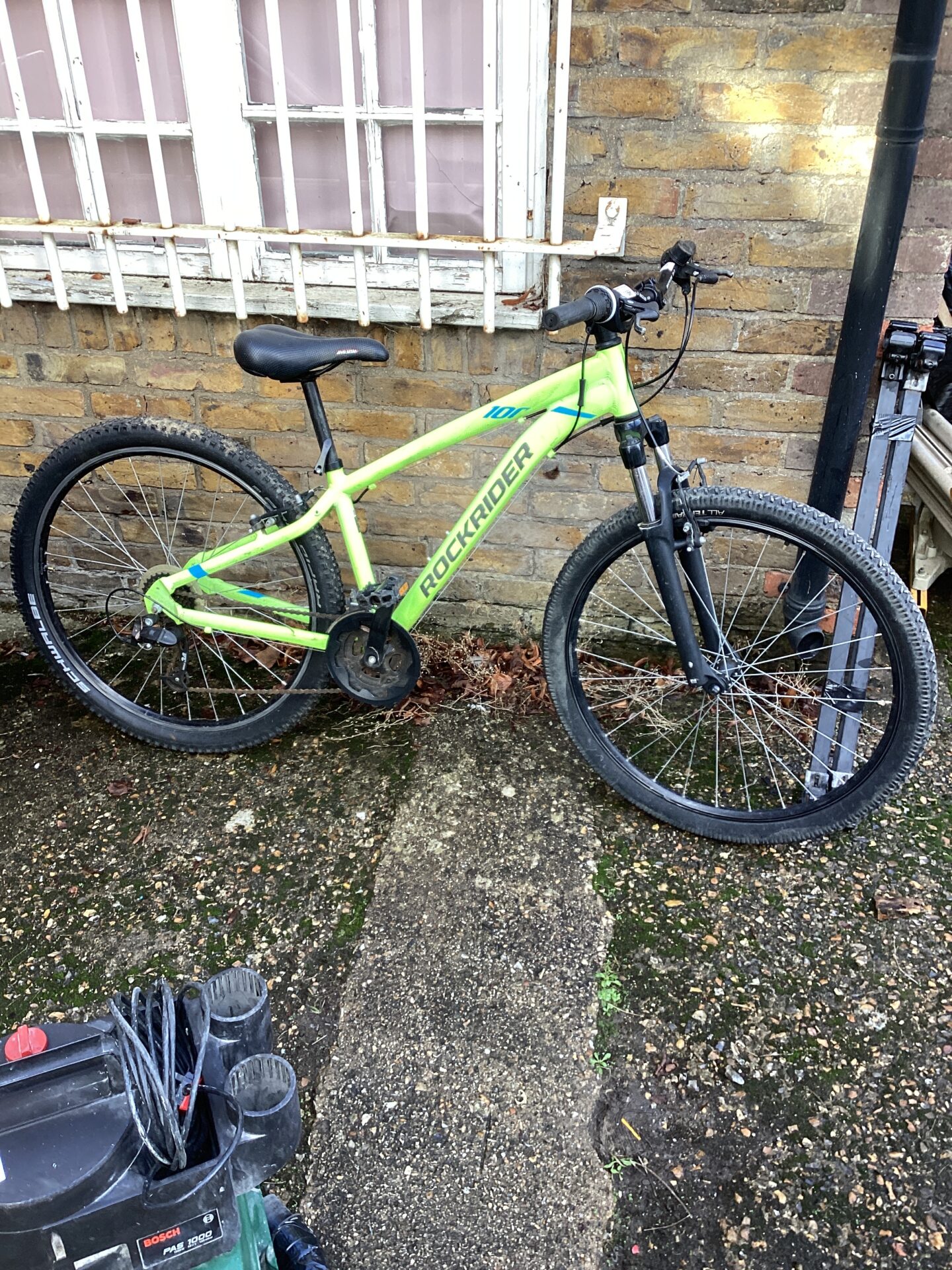 1166 The rockrider 100 mountain bike