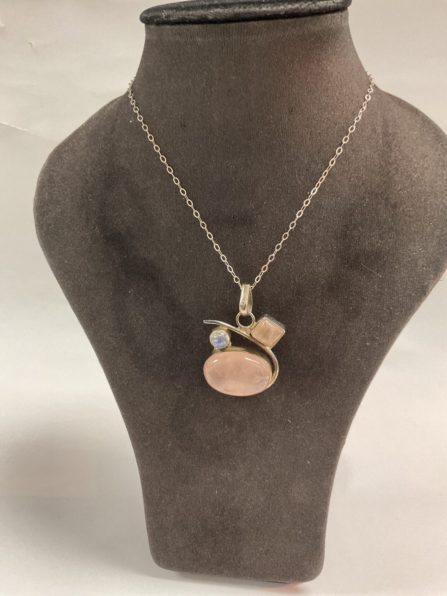 946 925 silver Three stone modernist pendant 18” Necklace
