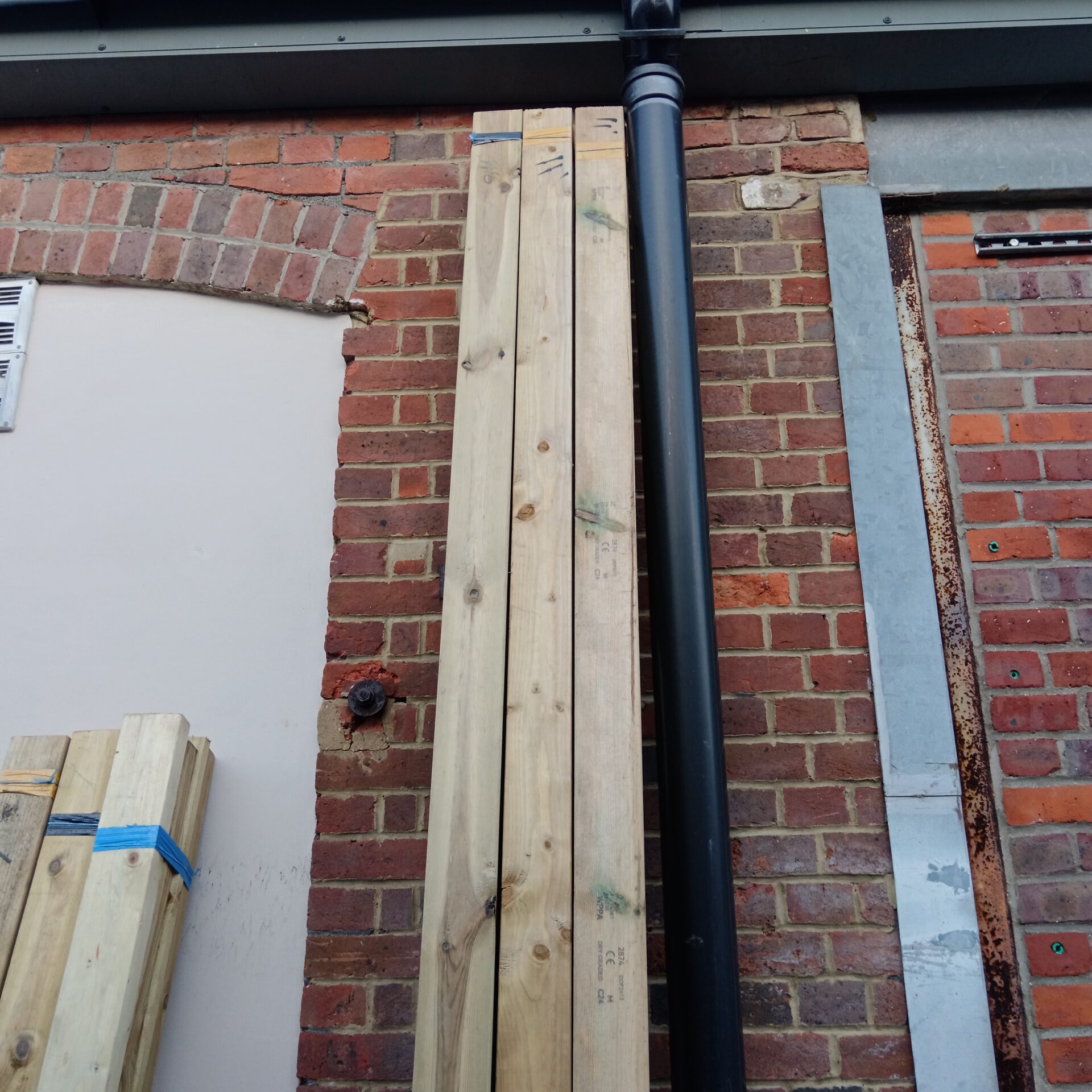 1205 Three bundle of 11ft lengths of timber