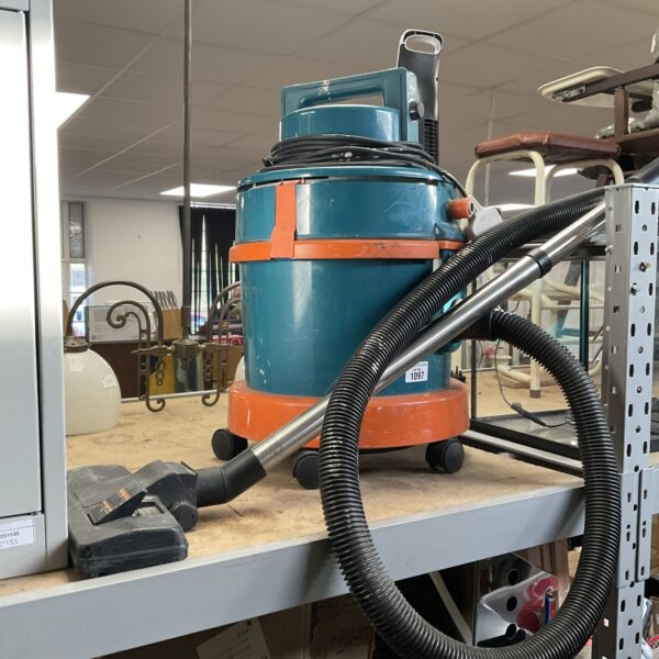 Vax Powa 4000 commercial wet dry hoover in used condition.