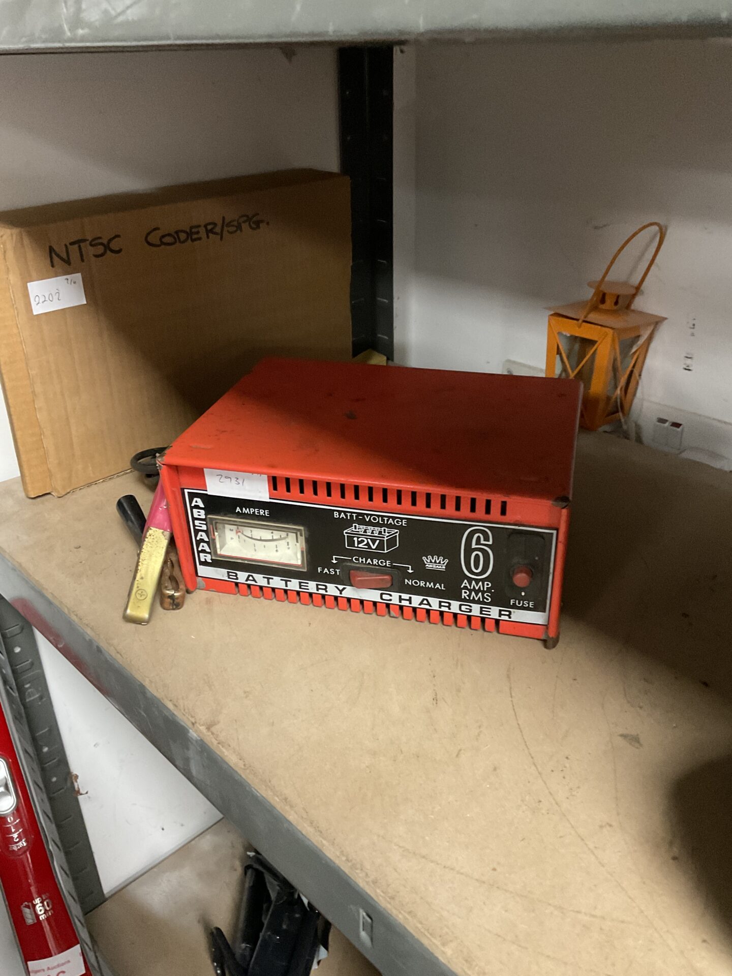 1129 Absaar 12v battery charger – working