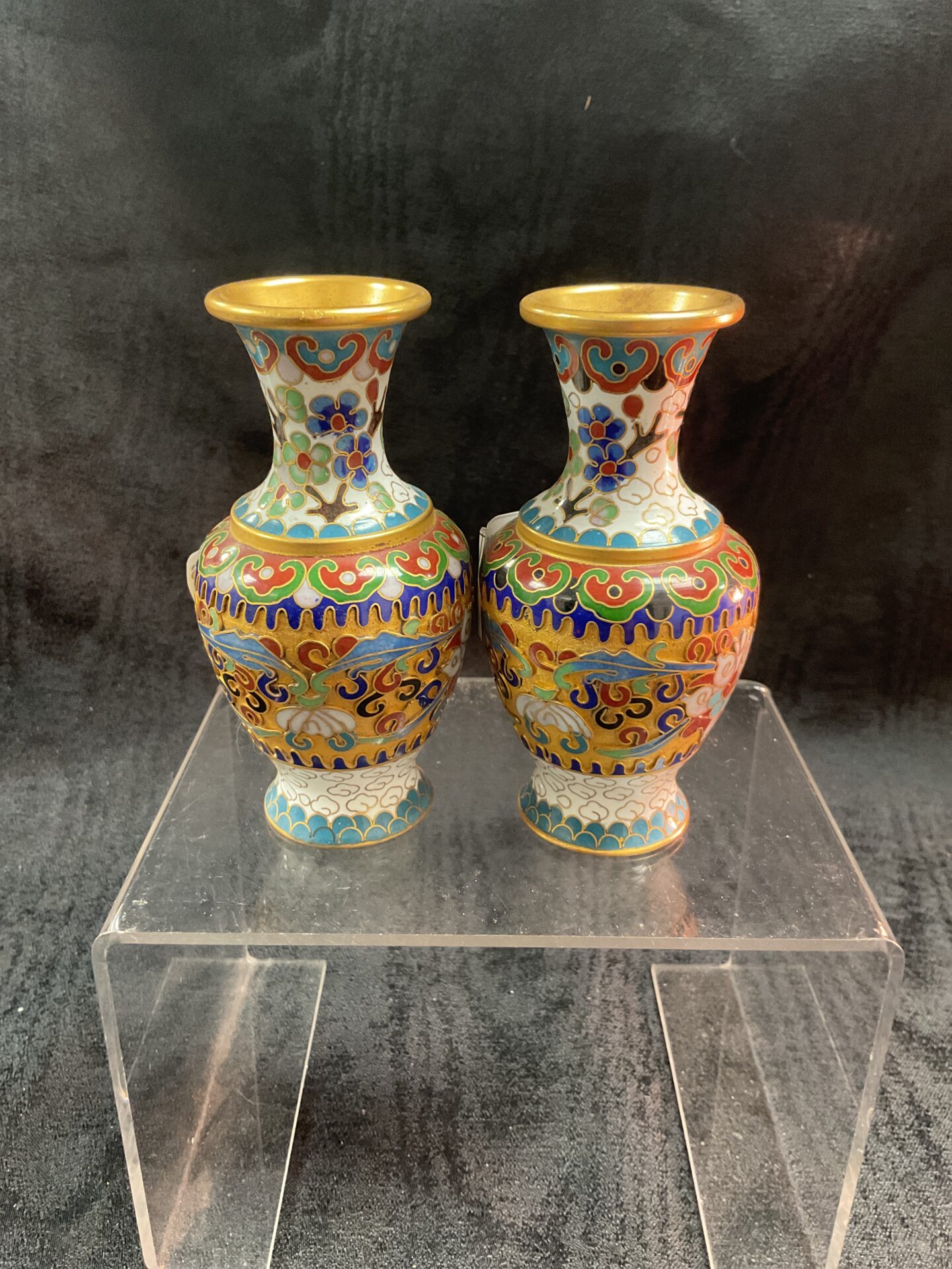 920 Pair of chinese cloisonne 4” vases