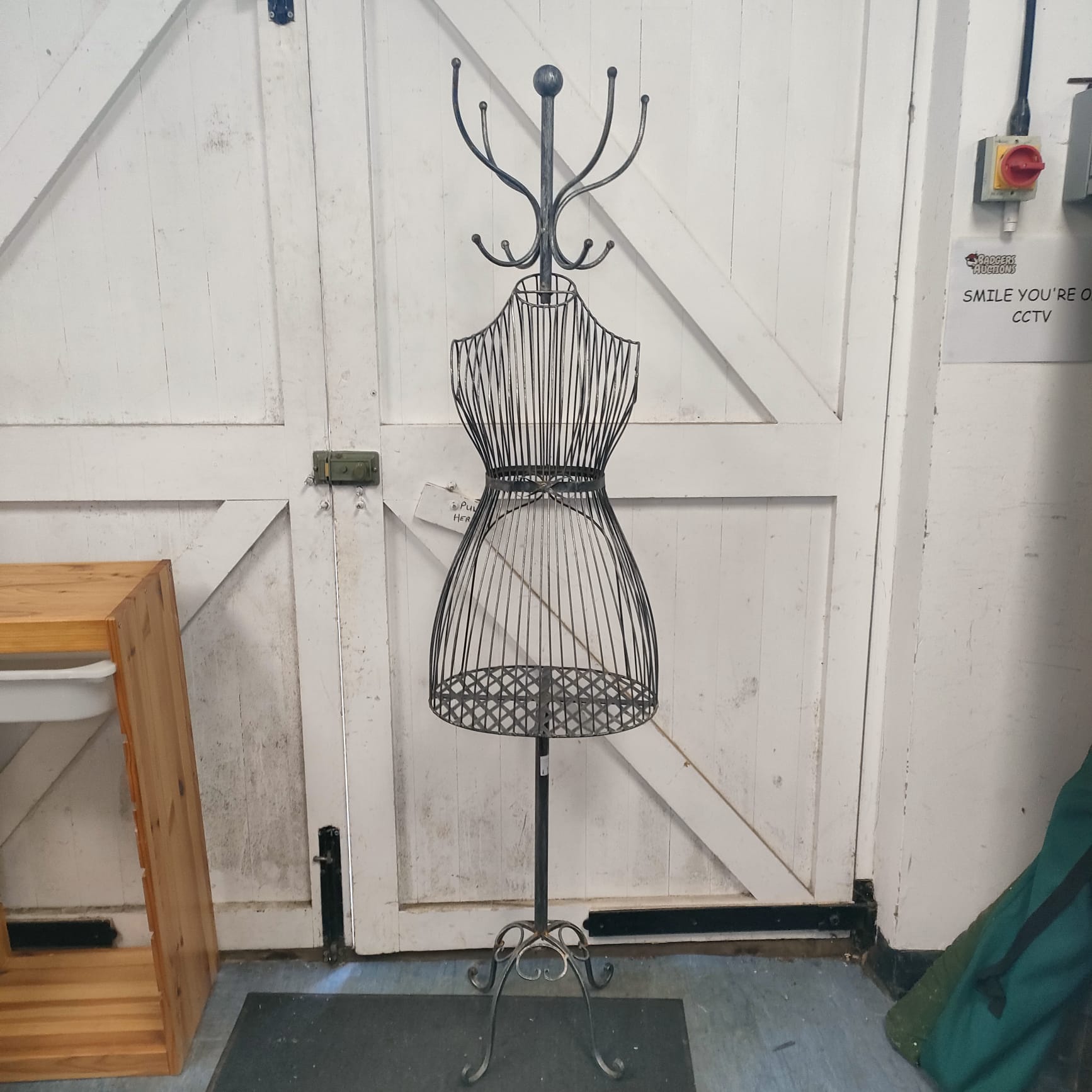 726 Metal Dress maker’s mannequin style coat & hat stand