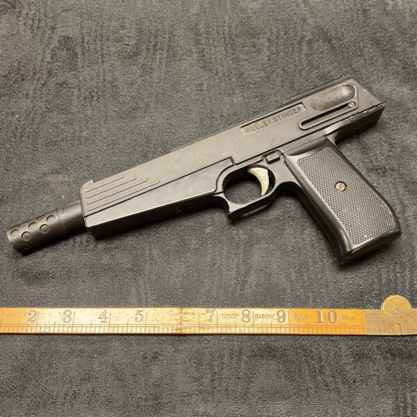 Vintage Webley Stinger .177 air pistol in black.