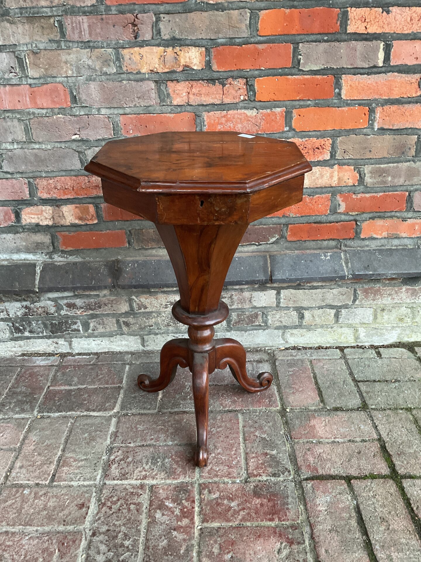 011 19th century rosewood sewing table box