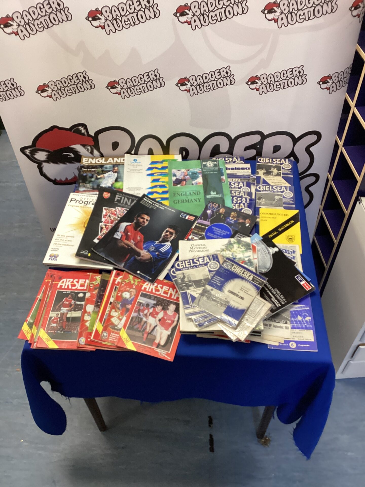 575 A box of mixed football programmes, including Arsenal and Chelsea