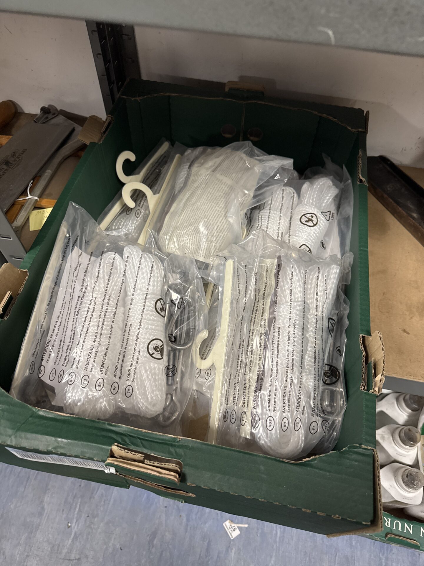 1064 Box of blooma fastening ropes for sail triangles – new
