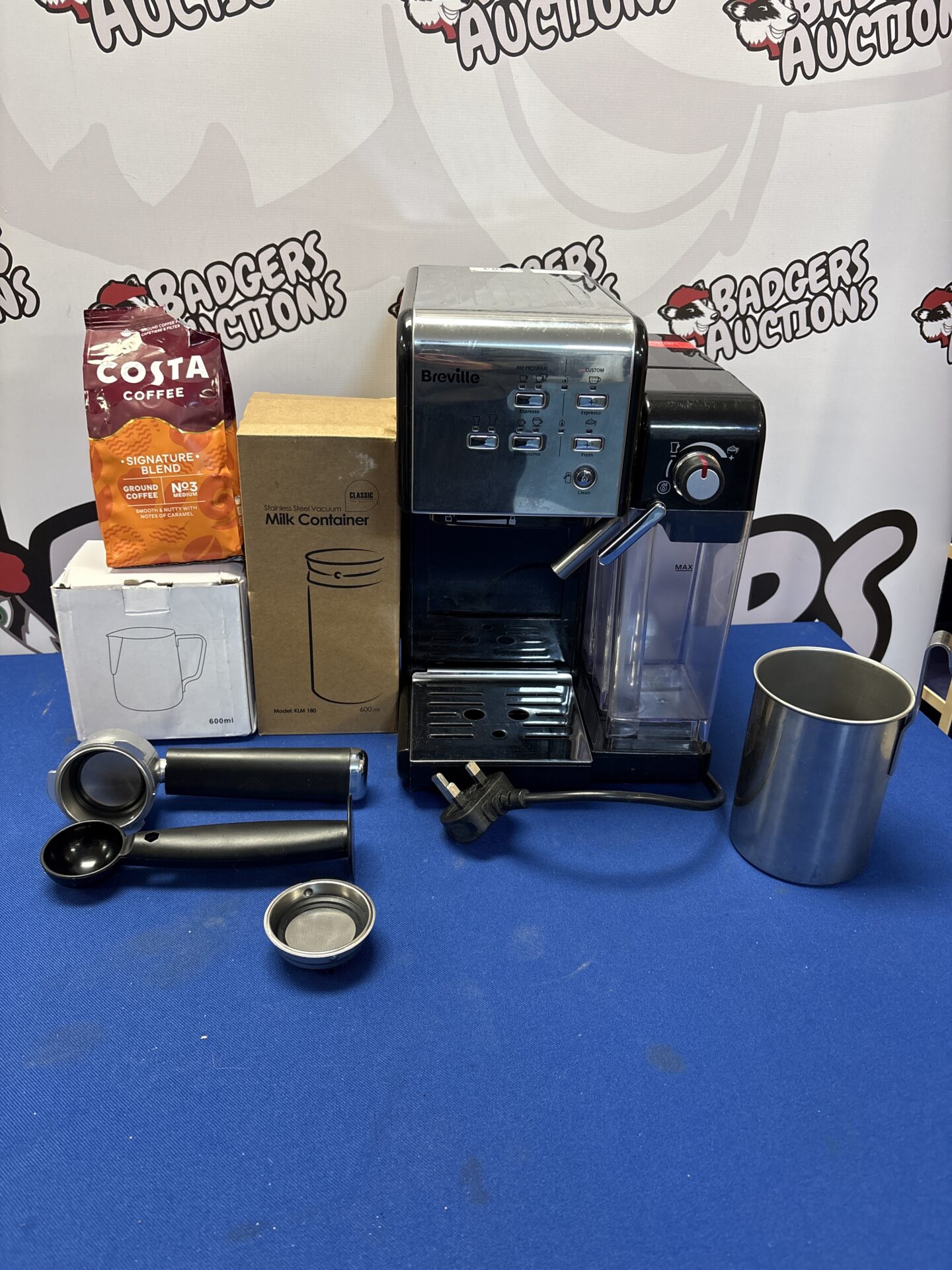 484 Breville One-Touch CoffeeHouse coffee machine with Classic milk container and costa coffee bag