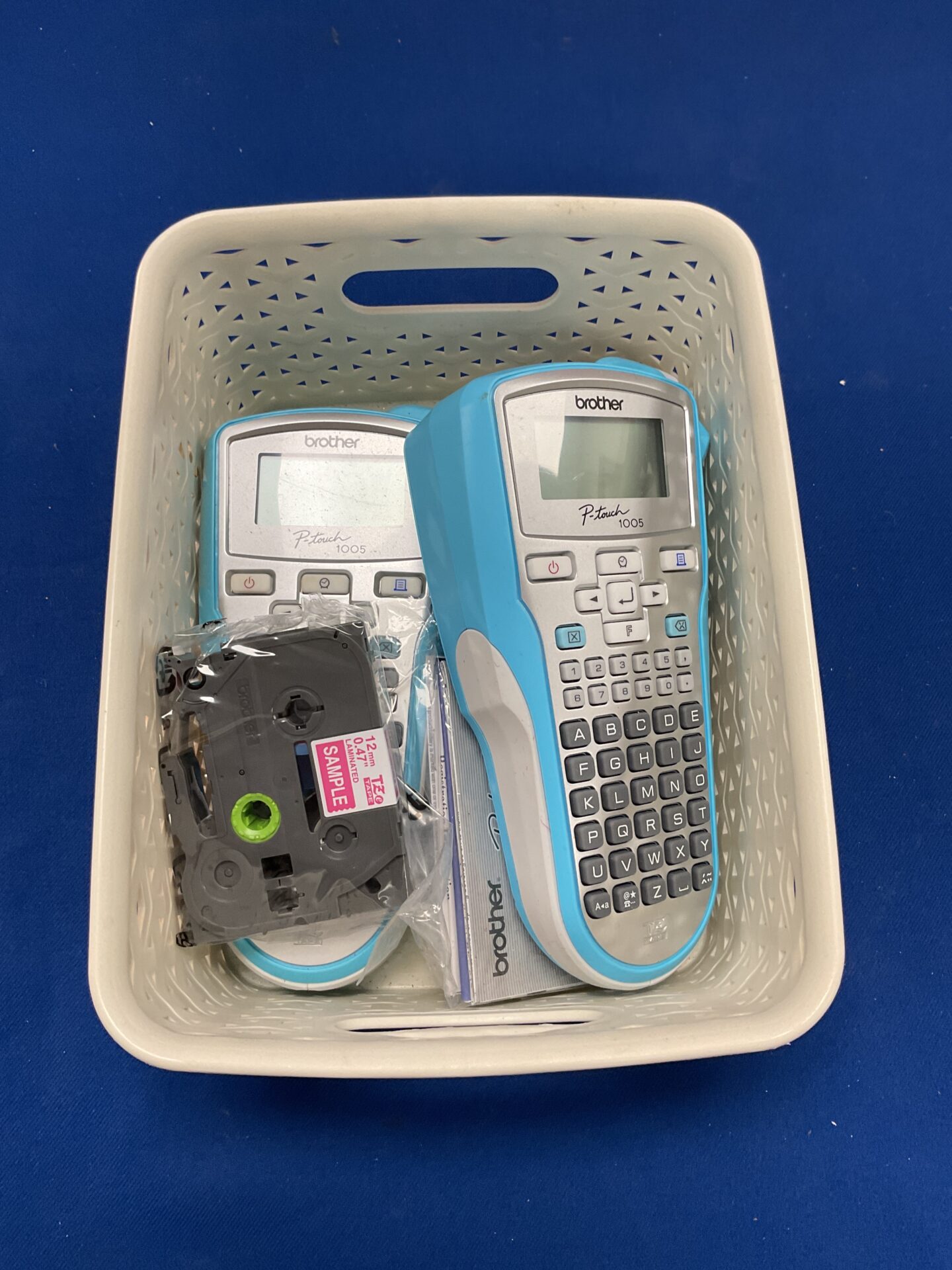 502 Box of brother ptouch 1005 label printers and ink cartridges